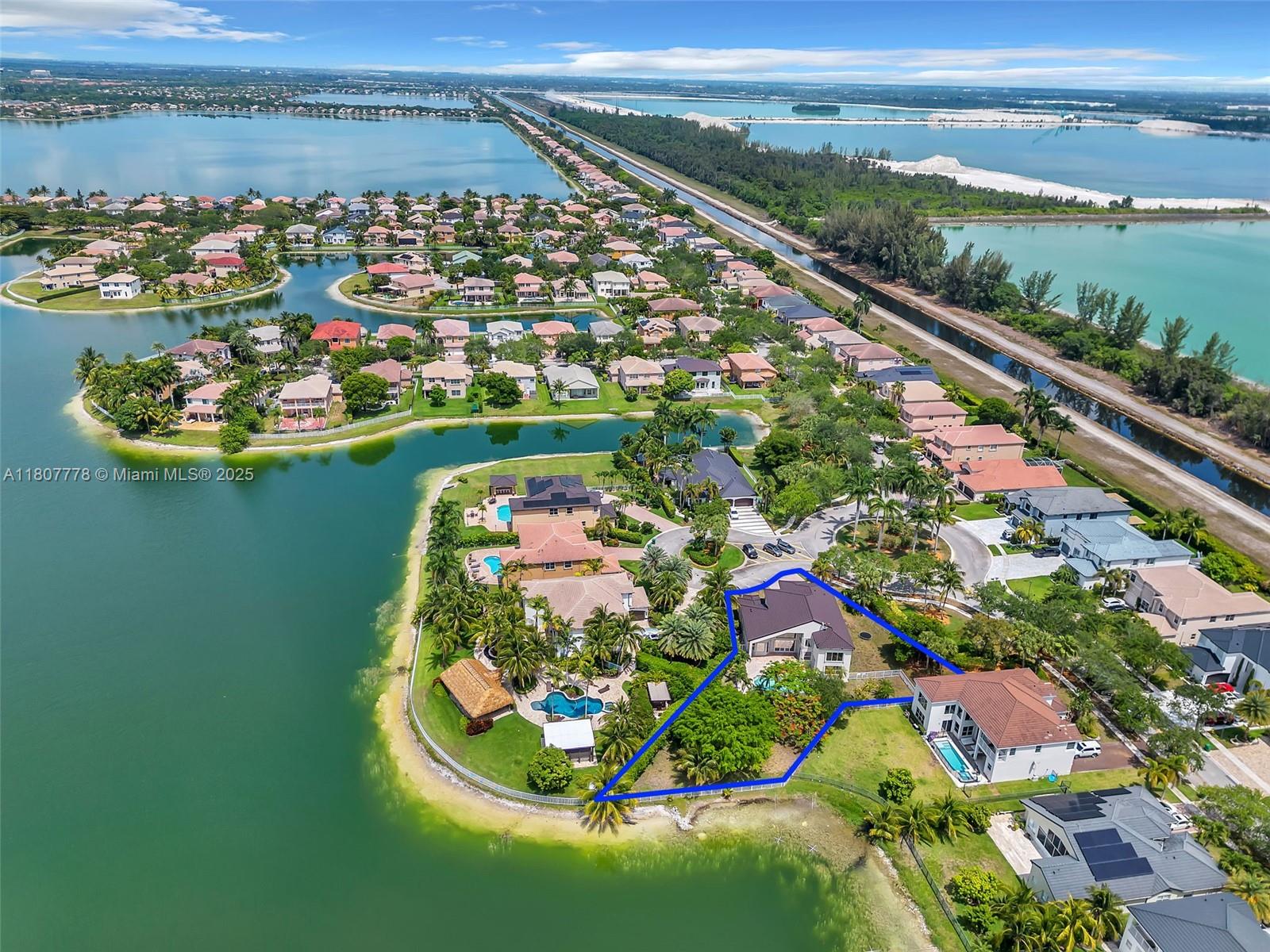 SUNSET LAKES PLAT THREE - Residential