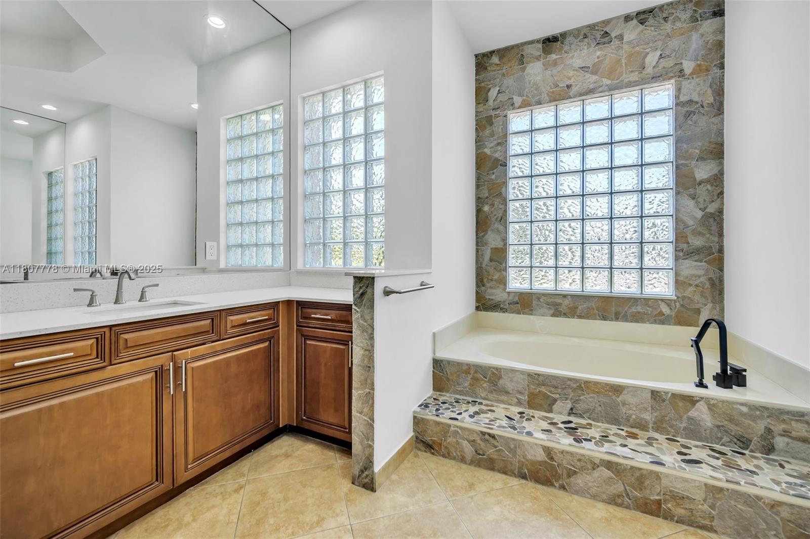 SUNSET LAKES PLAT THREE - Residential