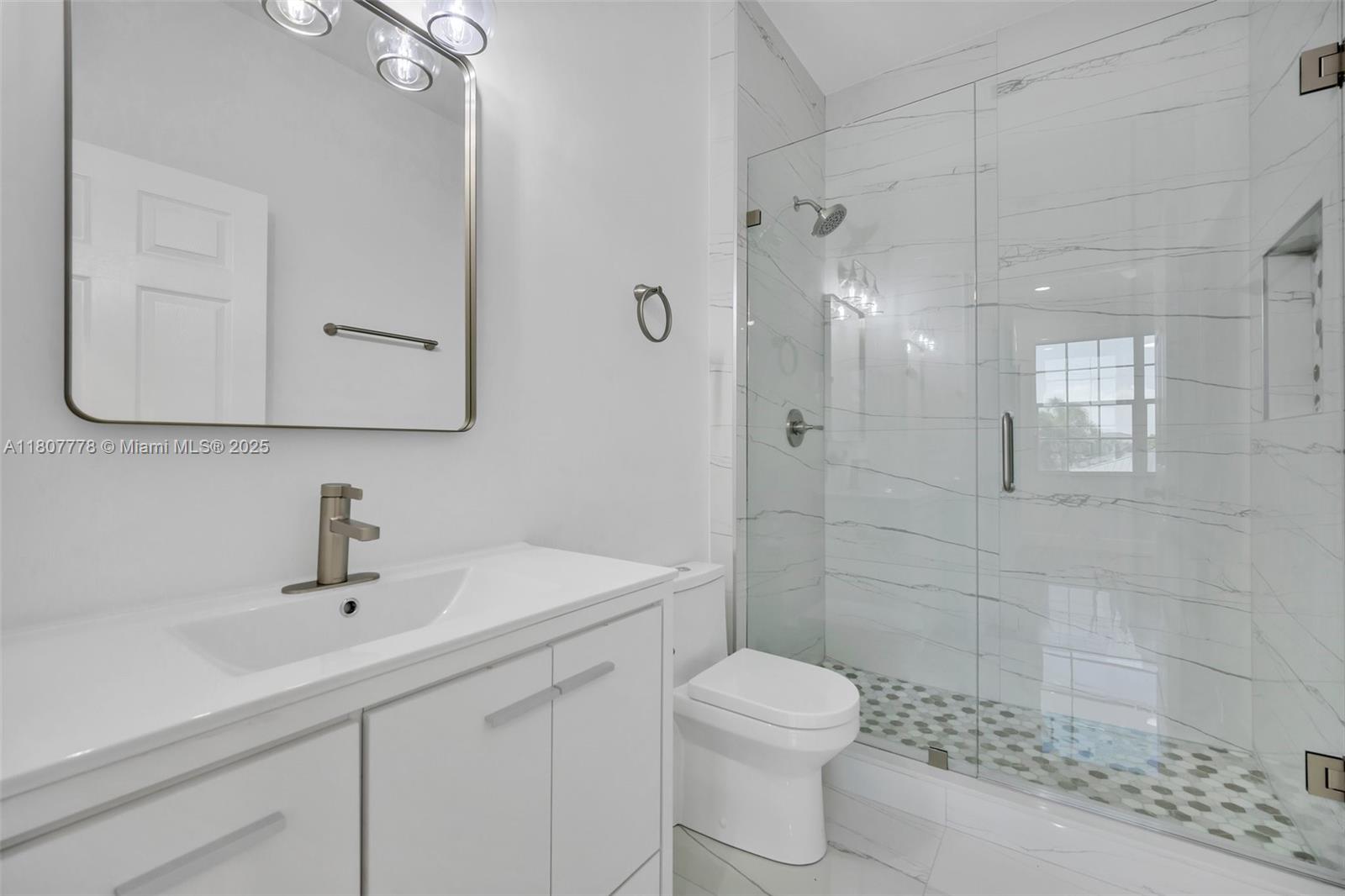 SUNSET LAKES PLAT THREE - Residential