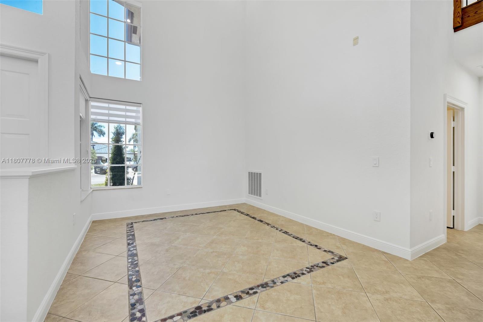 SUNSET LAKES PLAT THREE - Residential