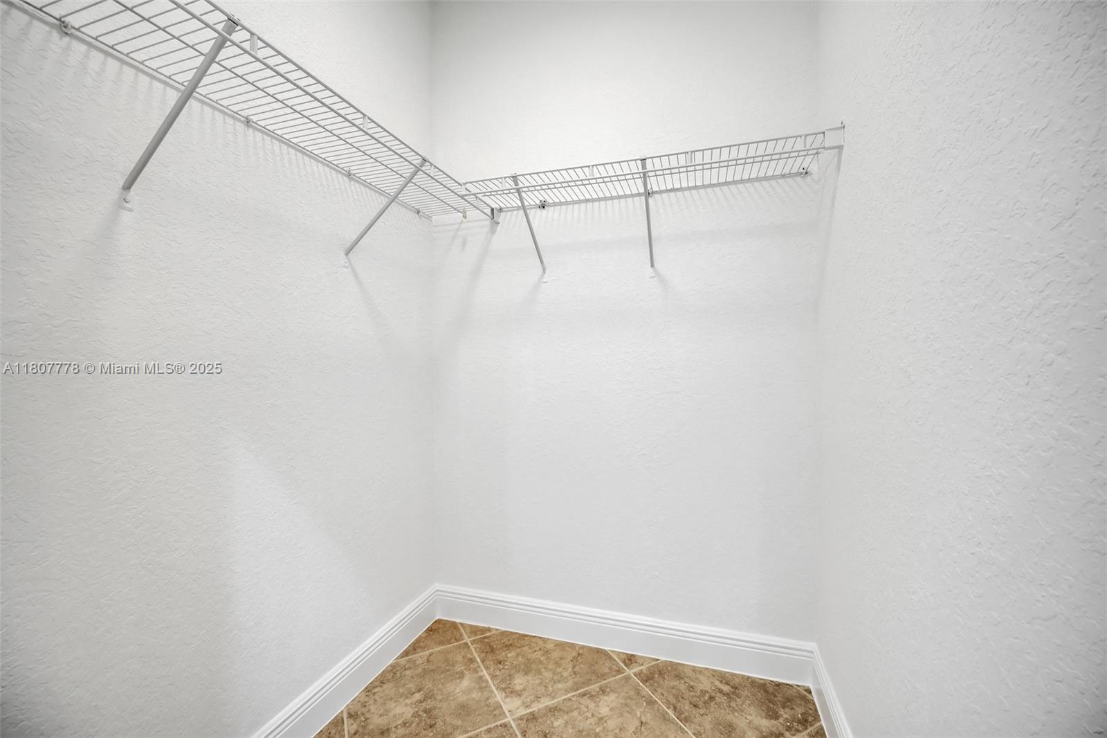 SUNSET LAKES PLAT THREE - Residential