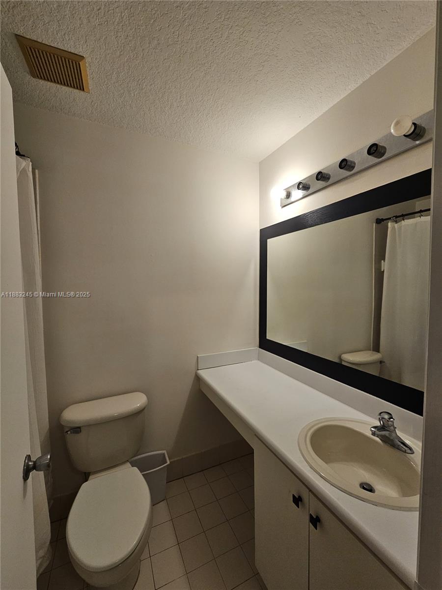 WASHINGTON COURT VILLAS - Residential Lease