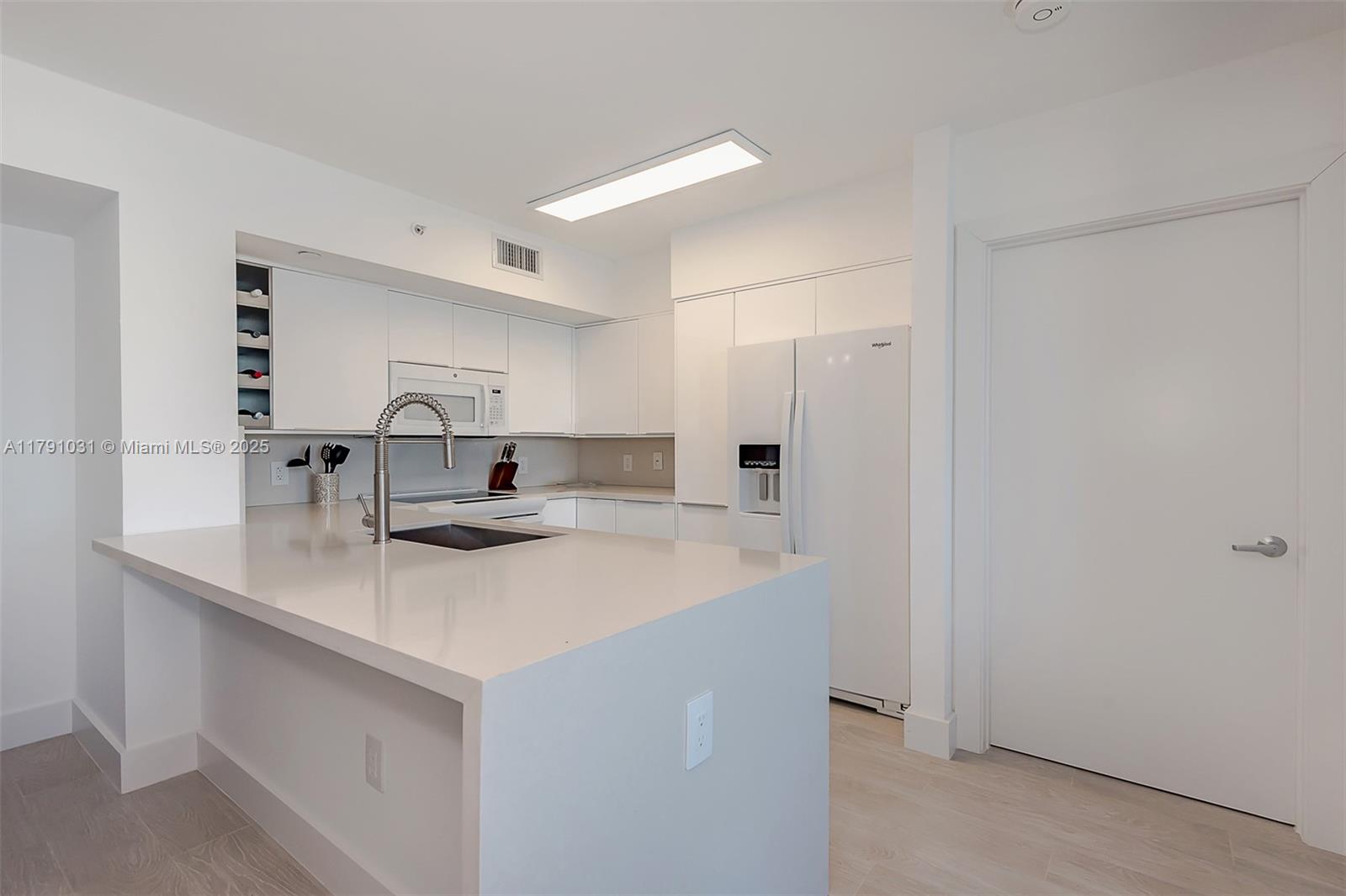 YACHT CLUB AT PORTOFINO C - Residential Lease