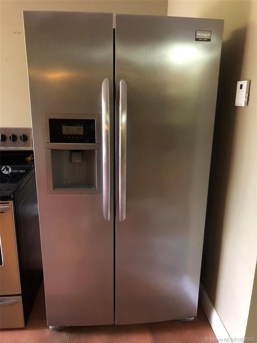INTERNATIONAL PARK CONDO - Residential