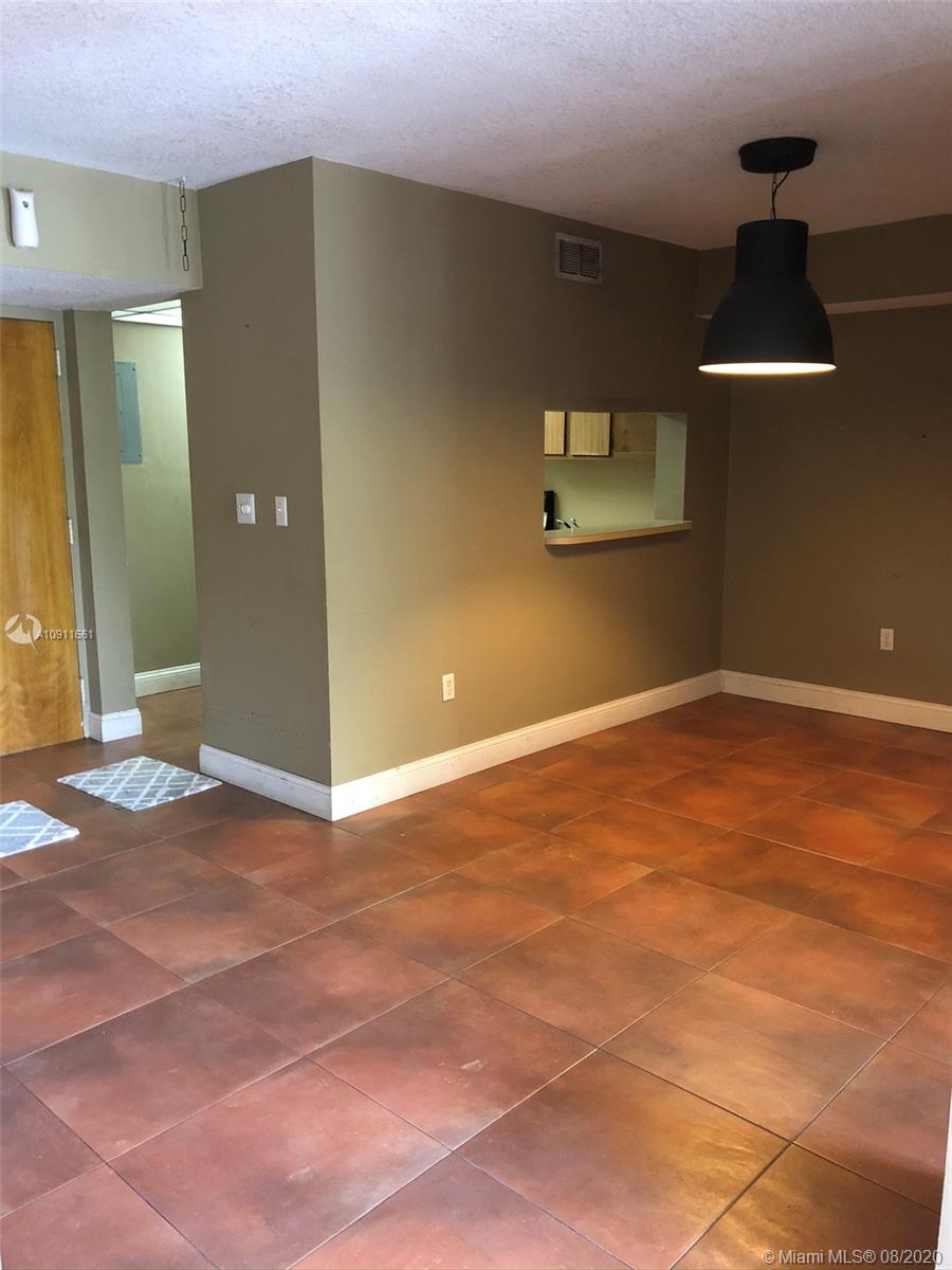 INTERNATIONAL PARK CONDO - Residential