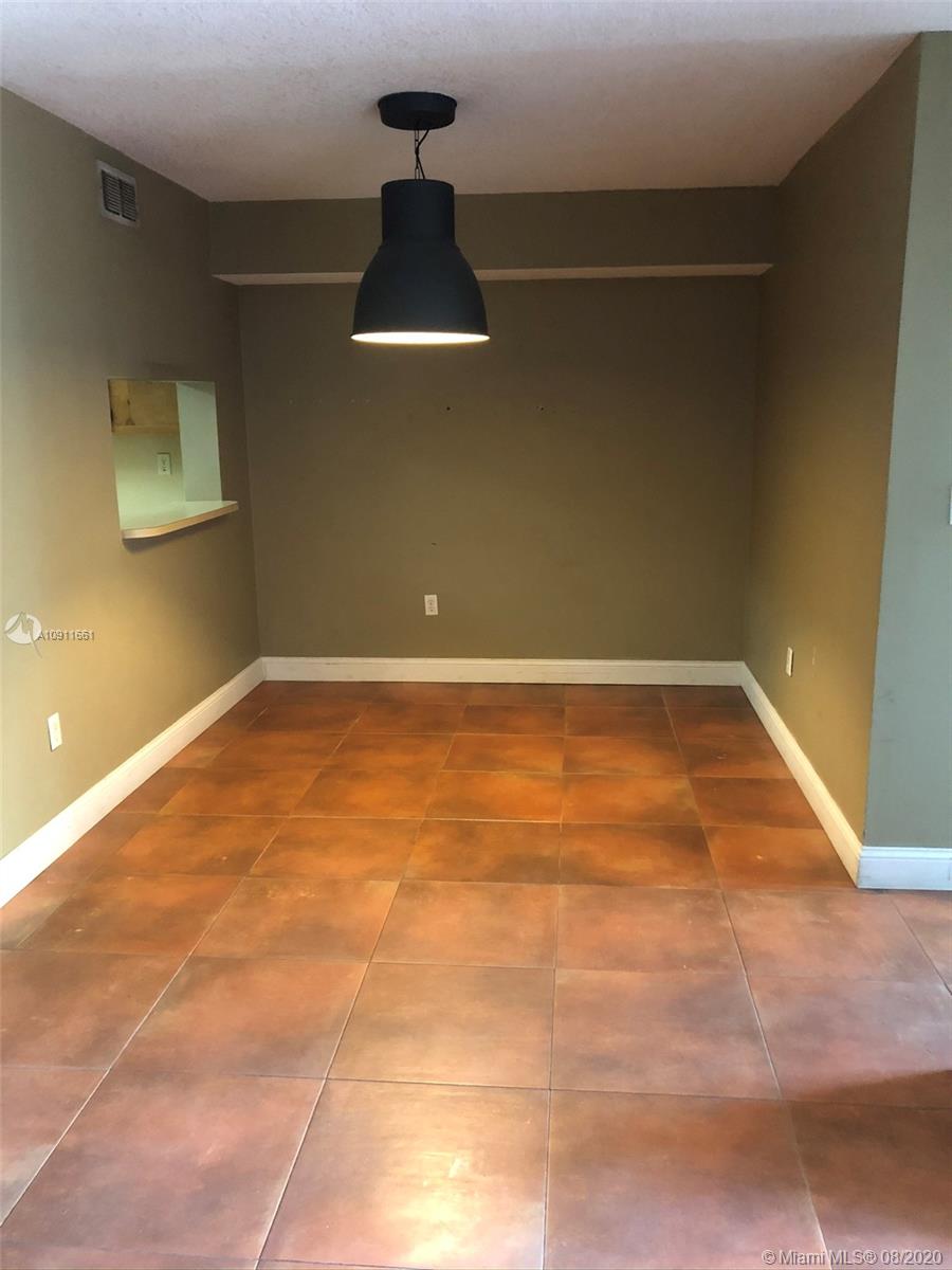INTERNATIONAL PARK CONDO - Residential