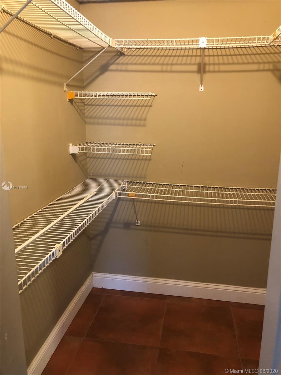 INTERNATIONAL PARK CONDO - Residential