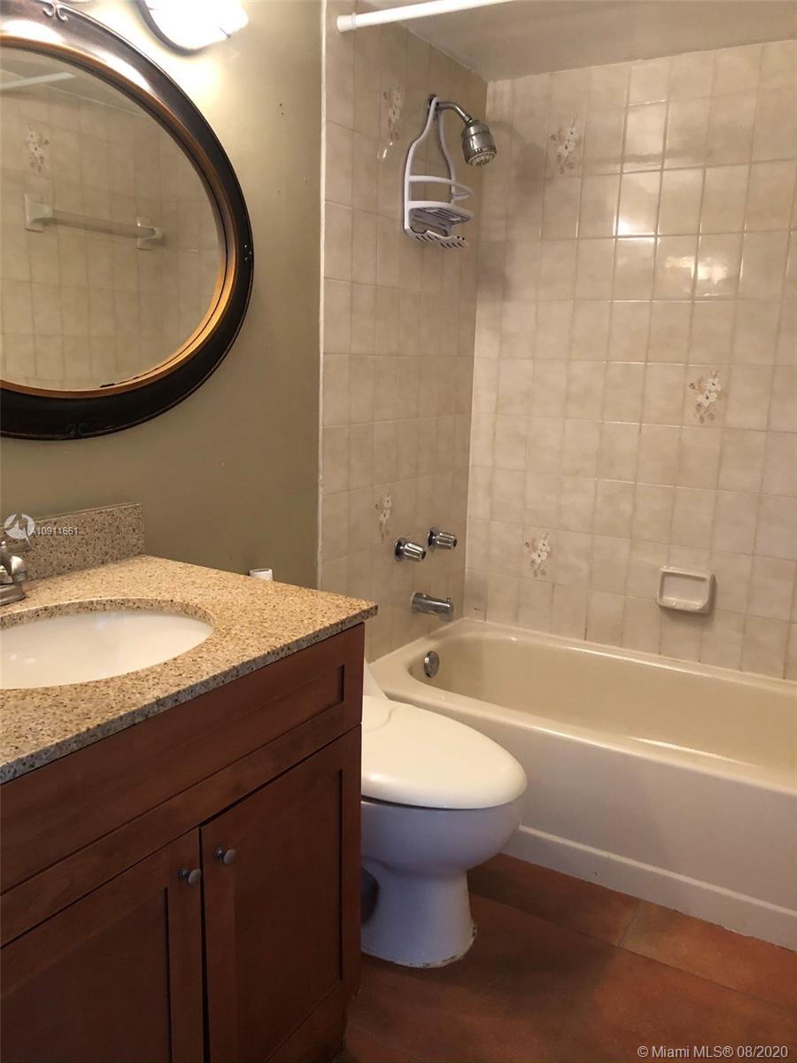 INTERNATIONAL PARK CONDO - Residential