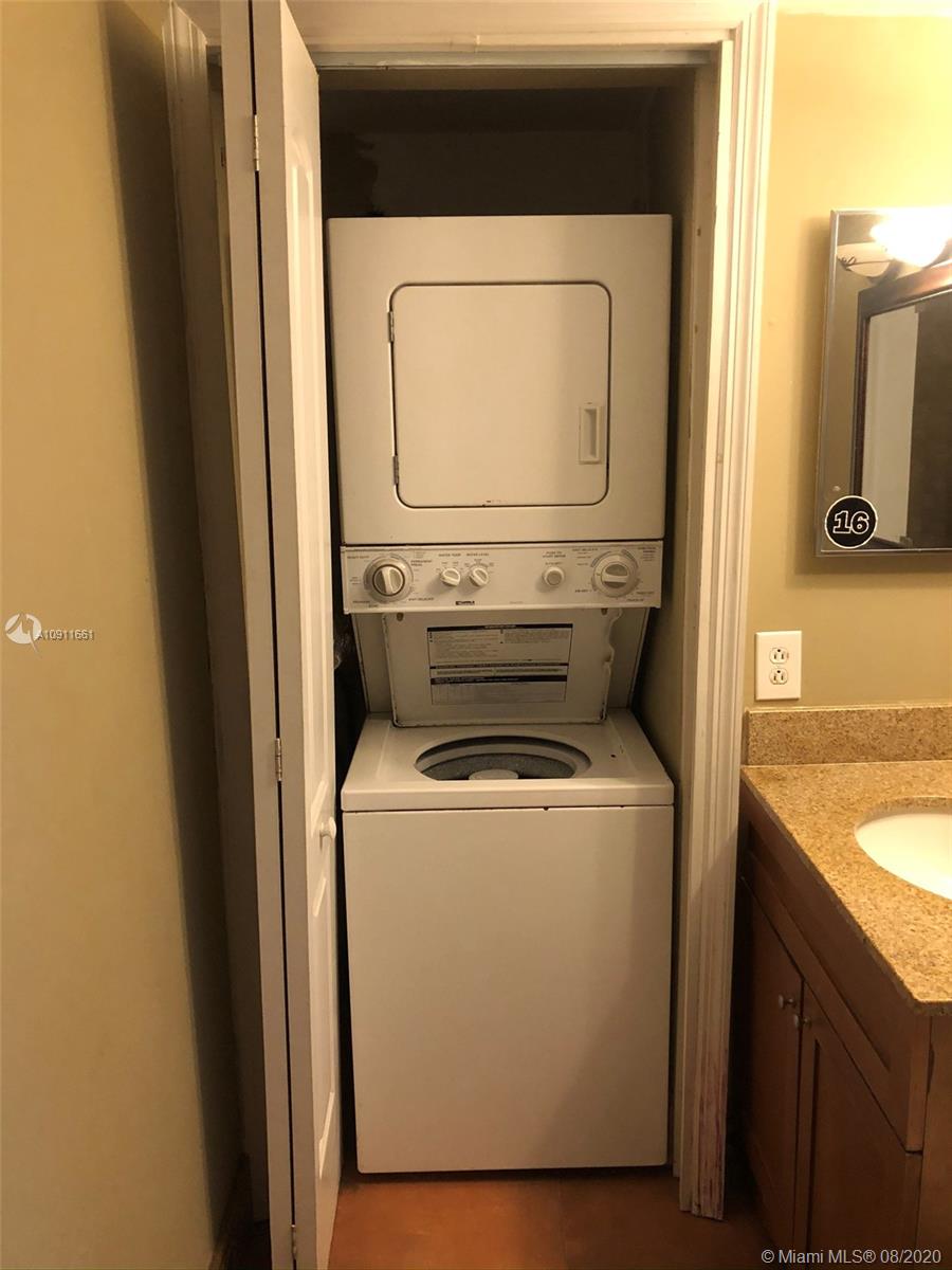 INTERNATIONAL PARK CONDO - Residential