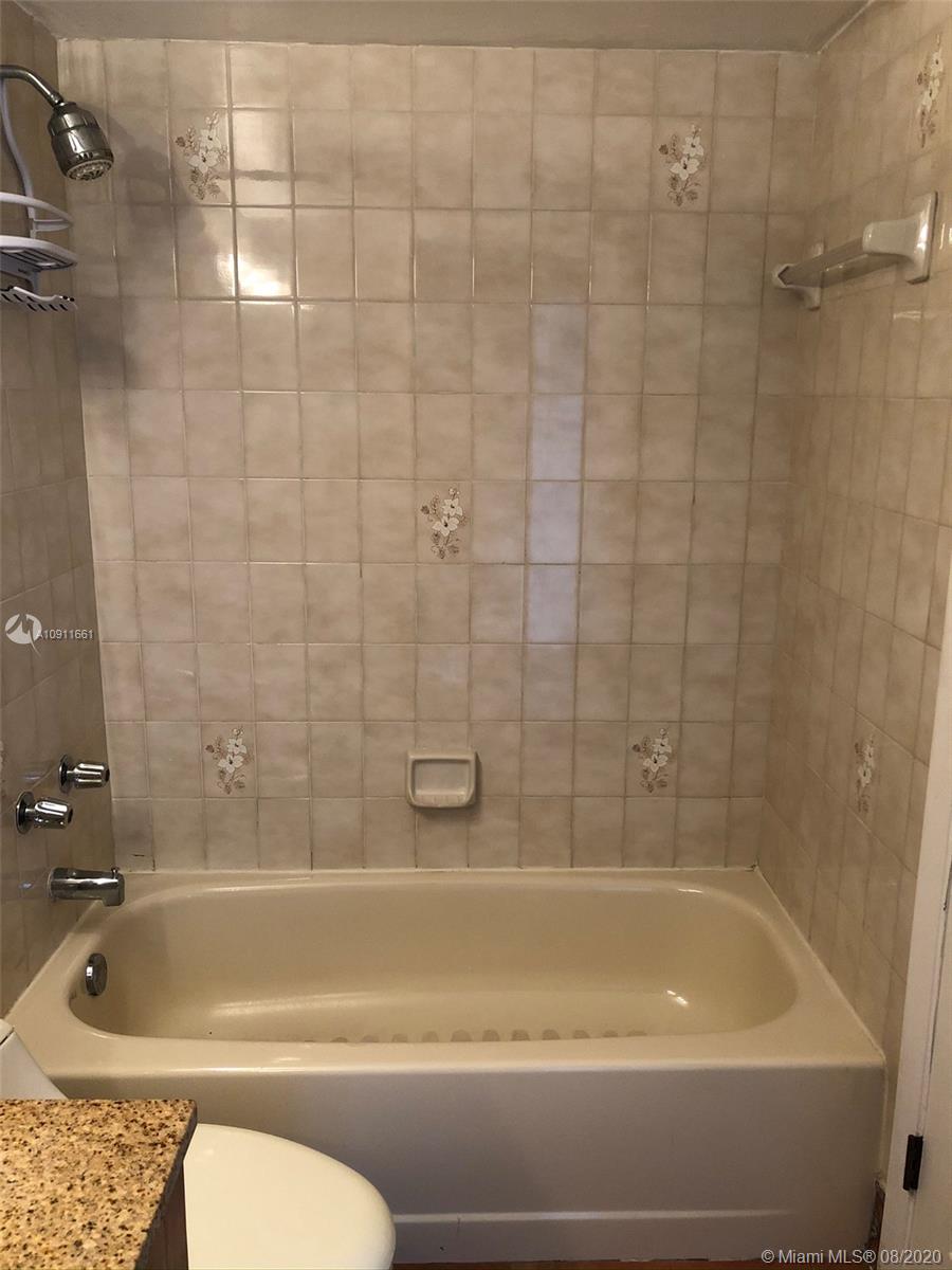 INTERNATIONAL PARK CONDO - Residential