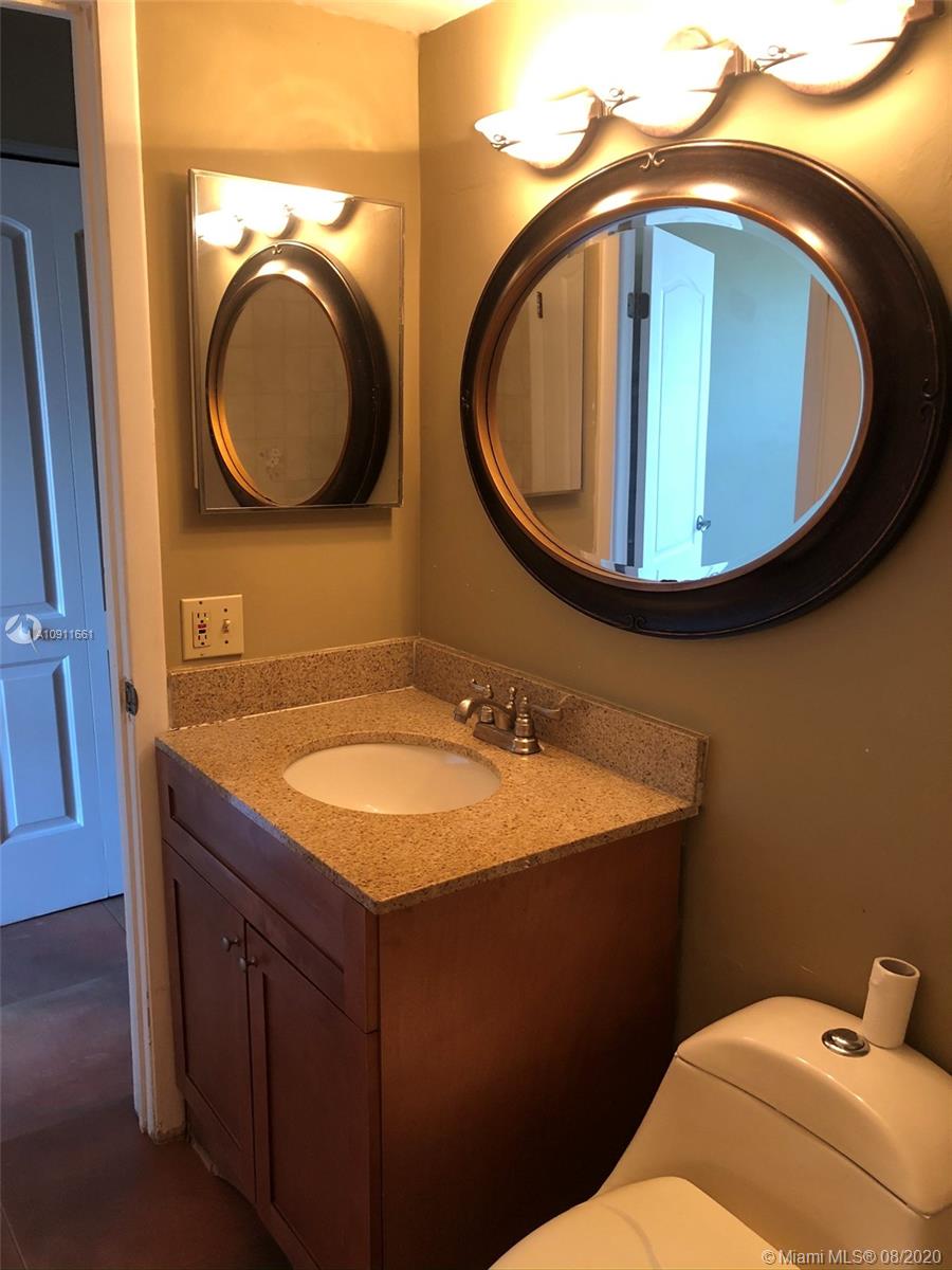 INTERNATIONAL PARK CONDO - Residential