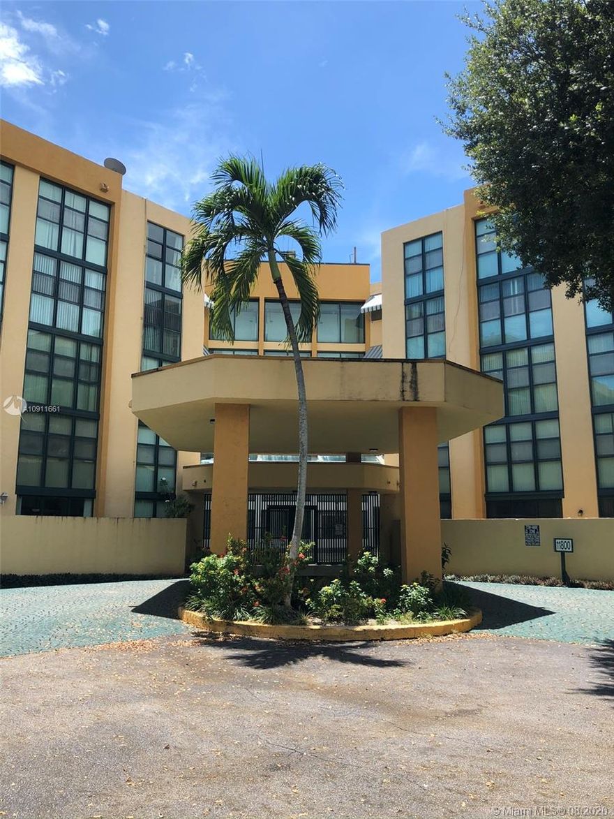 INVESTOR OPPORTUNITY! International Park spacious 2/2, well maintained, and with great rental income potential.  As an added bonus, sellers have included a set of stainless steel appliances, ready for your kitchen makeover!  Centrally located, with easy access to shopping centers, restaurants, highways, and in close proximity to FIU.  Plenty of guest parking, and low condo fee.  Easy to show. Send your offer quickly because this one will not last!