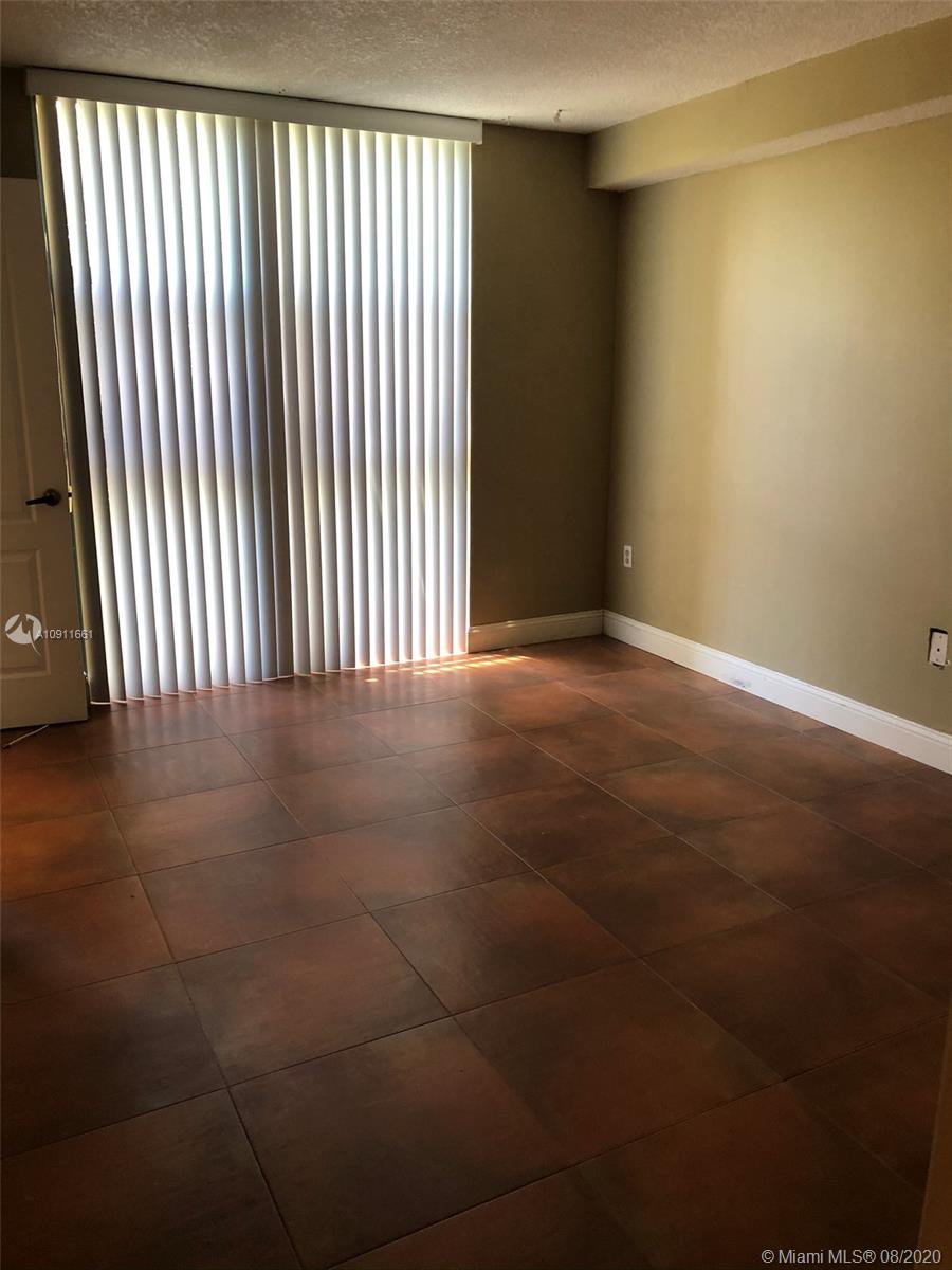 INTERNATIONAL PARK CONDO - Residential