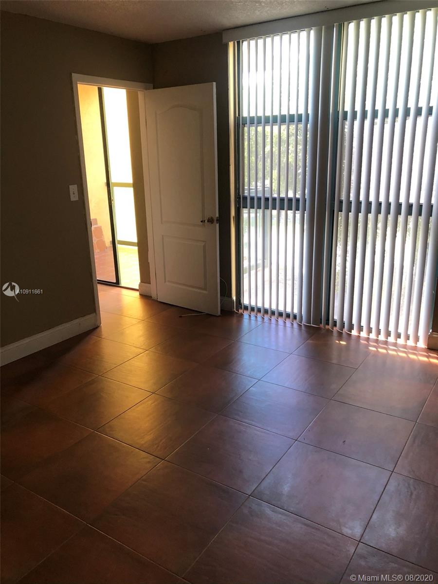 INTERNATIONAL PARK CONDO - Residential