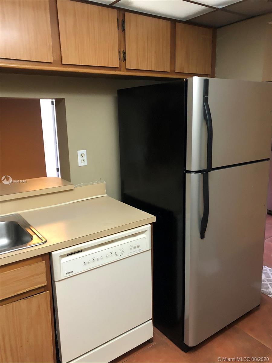 INTERNATIONAL PARK CONDO - Residential
