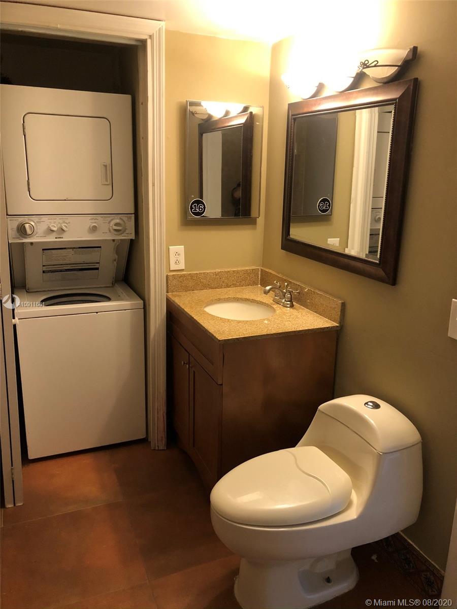 INTERNATIONAL PARK CONDO - Residential