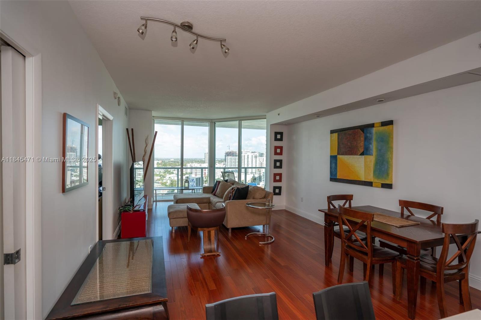 1900 N Bayshore Dr 2116