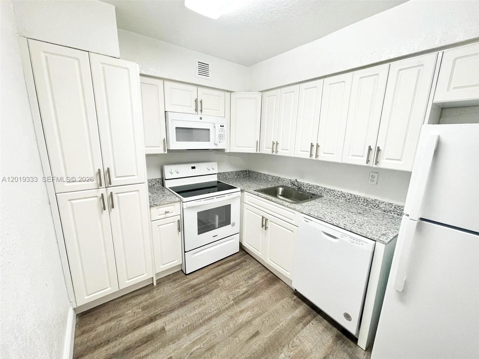 999 NE 167th St 513