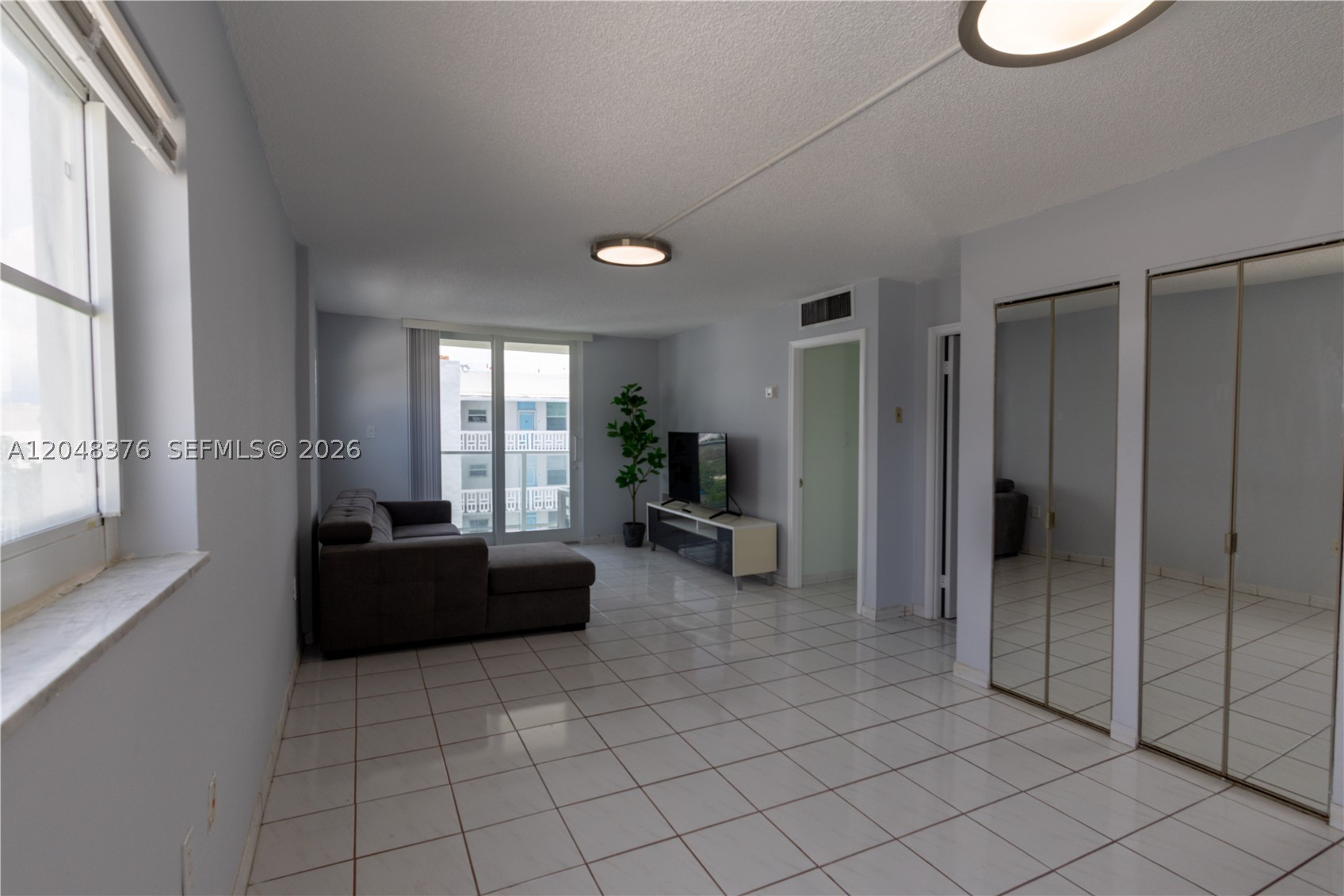1750 James Ave 7L