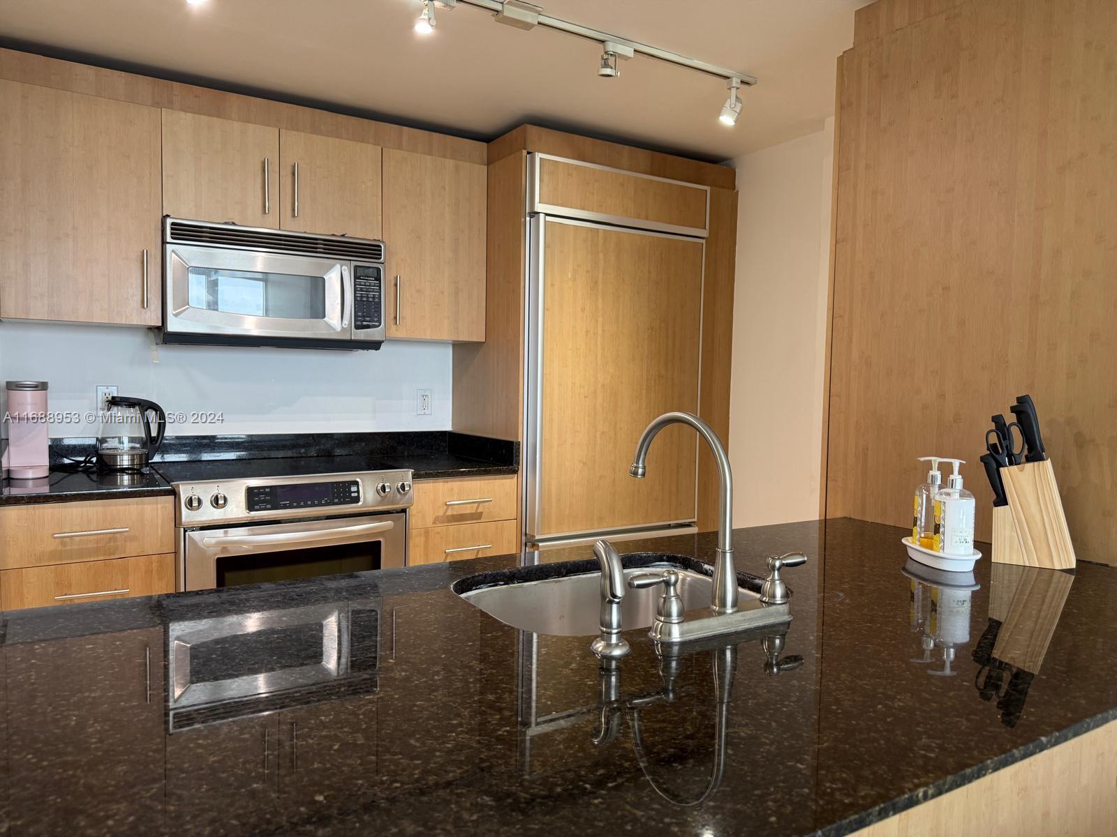 10275 Collins Ave 1528, Bal Harbour, Miami-Dade County, Florida - 1 Bedrooms  
2 Bathrooms - 