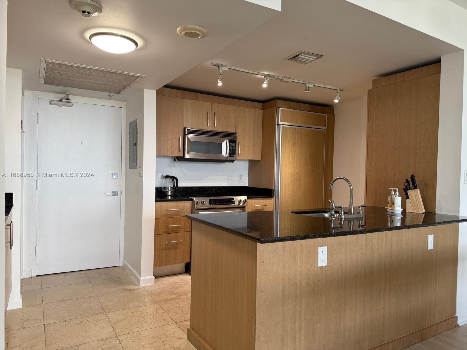 10275 Collins Ave 1528