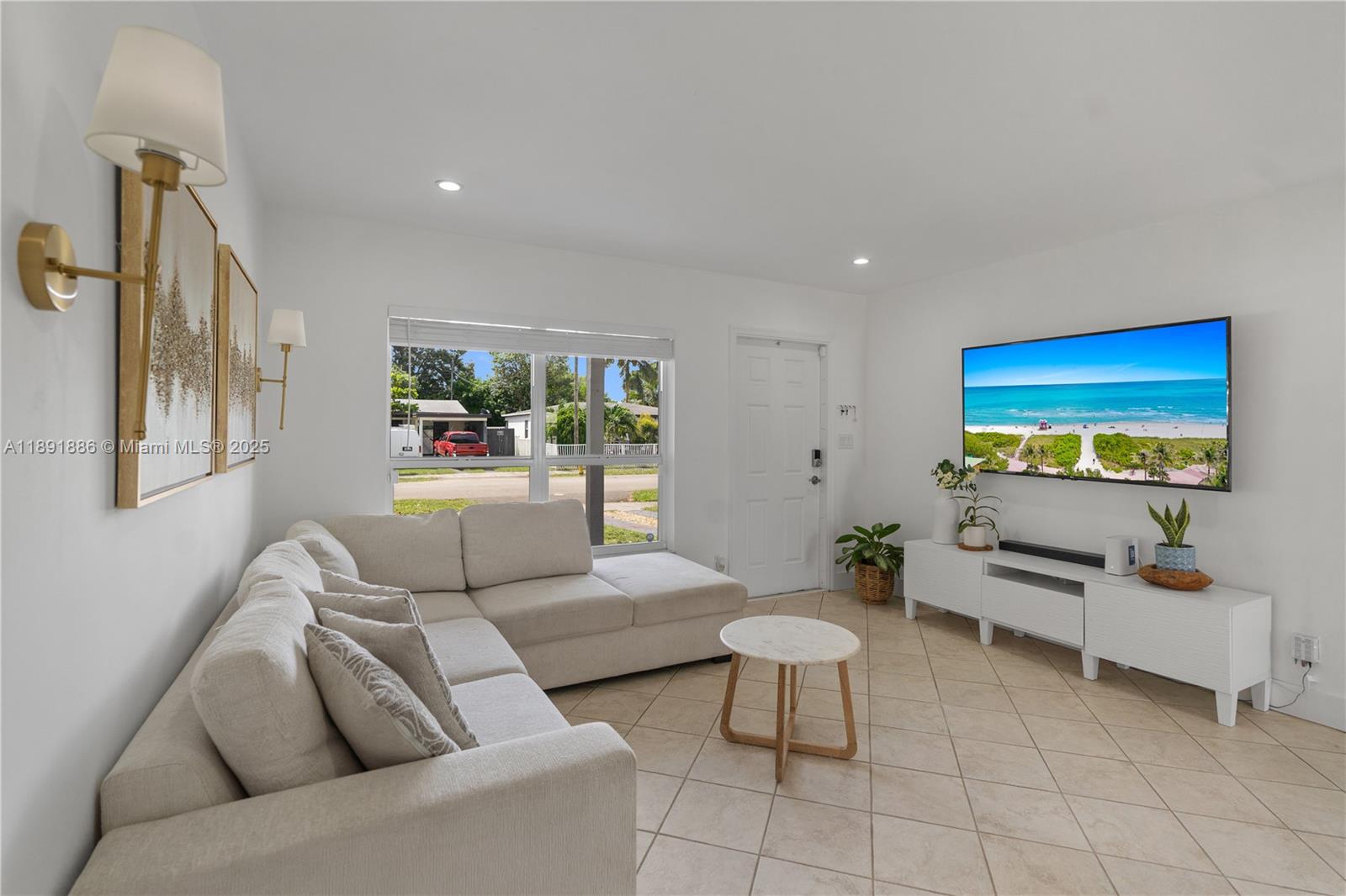 NORTH ANDREWS TERRACE FIR - Residential Lease