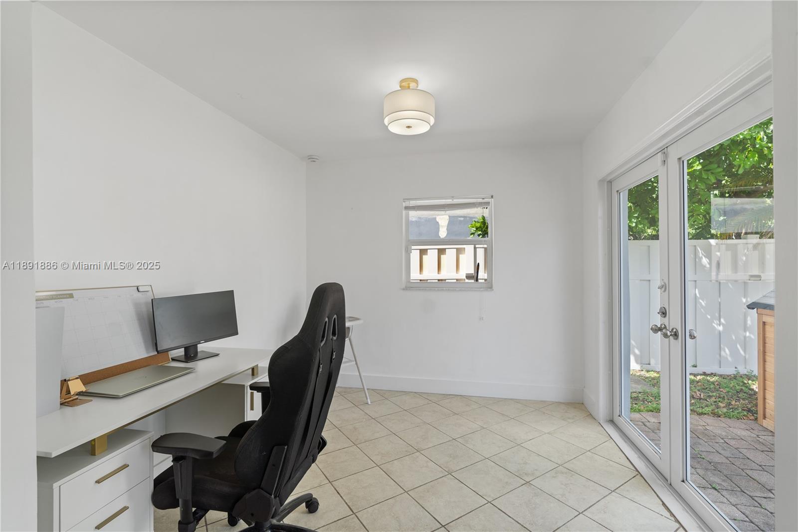 NORTH ANDREWS TERRACE FIR - Residential Lease