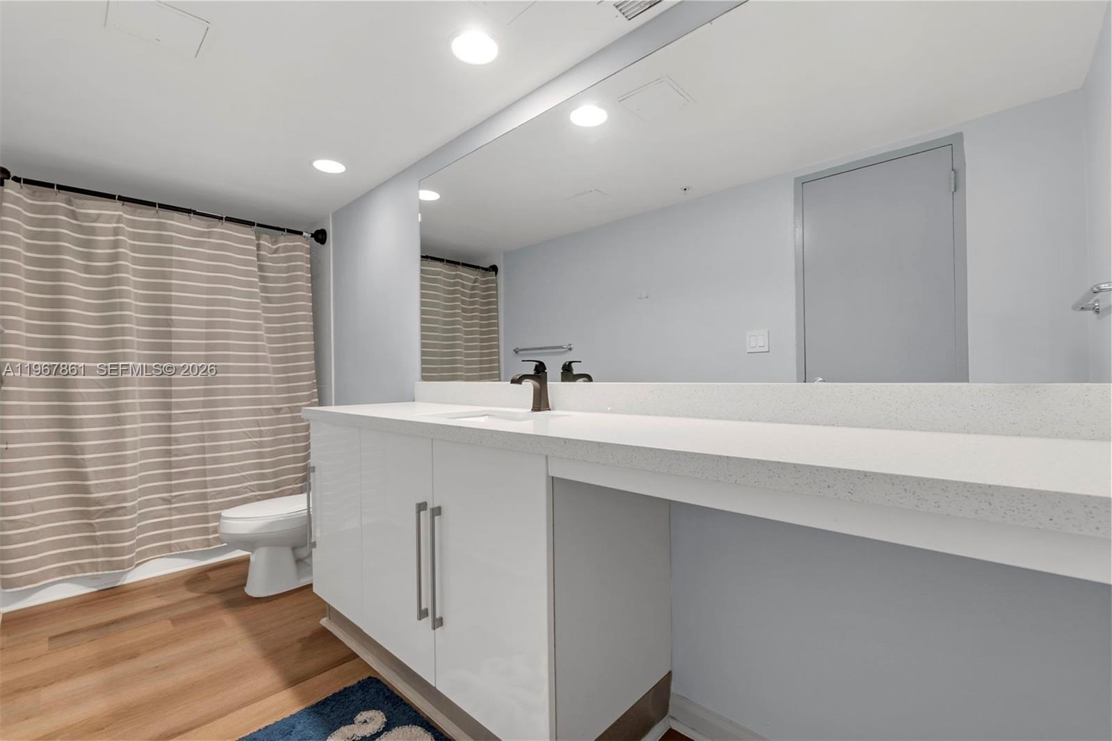 RESIDENCES ON HOLLYWOOD B - Residential