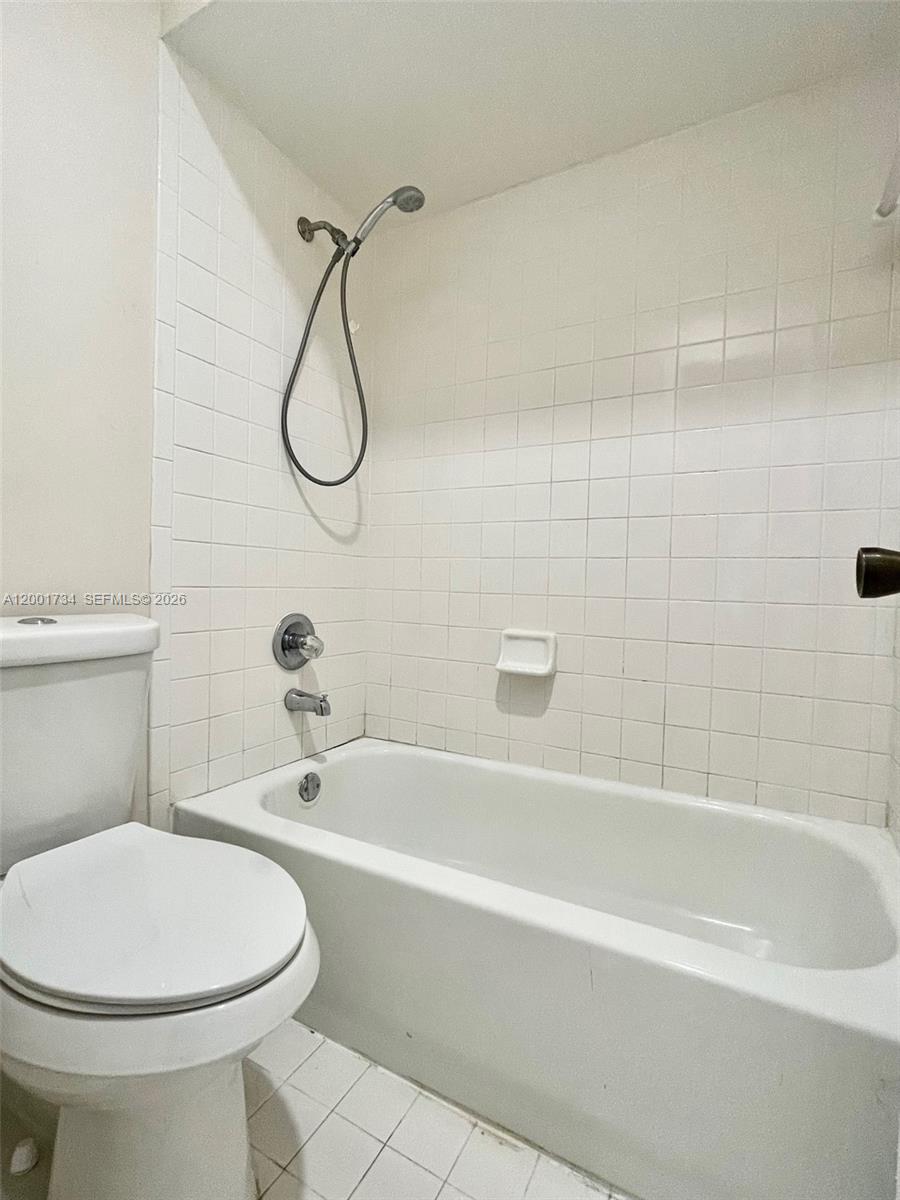 VILG HOMES COUNTRY WALK C - Residential Lease