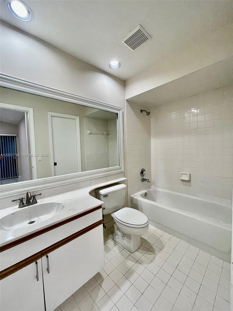 VILG HOMES COUNTRY WALK C - Residential Lease