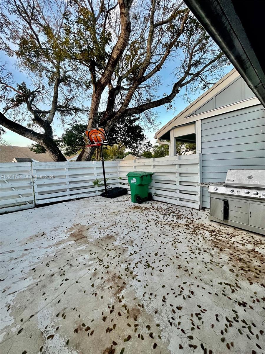 VILG HOMES COUNTRY WALK C - Residential Lease