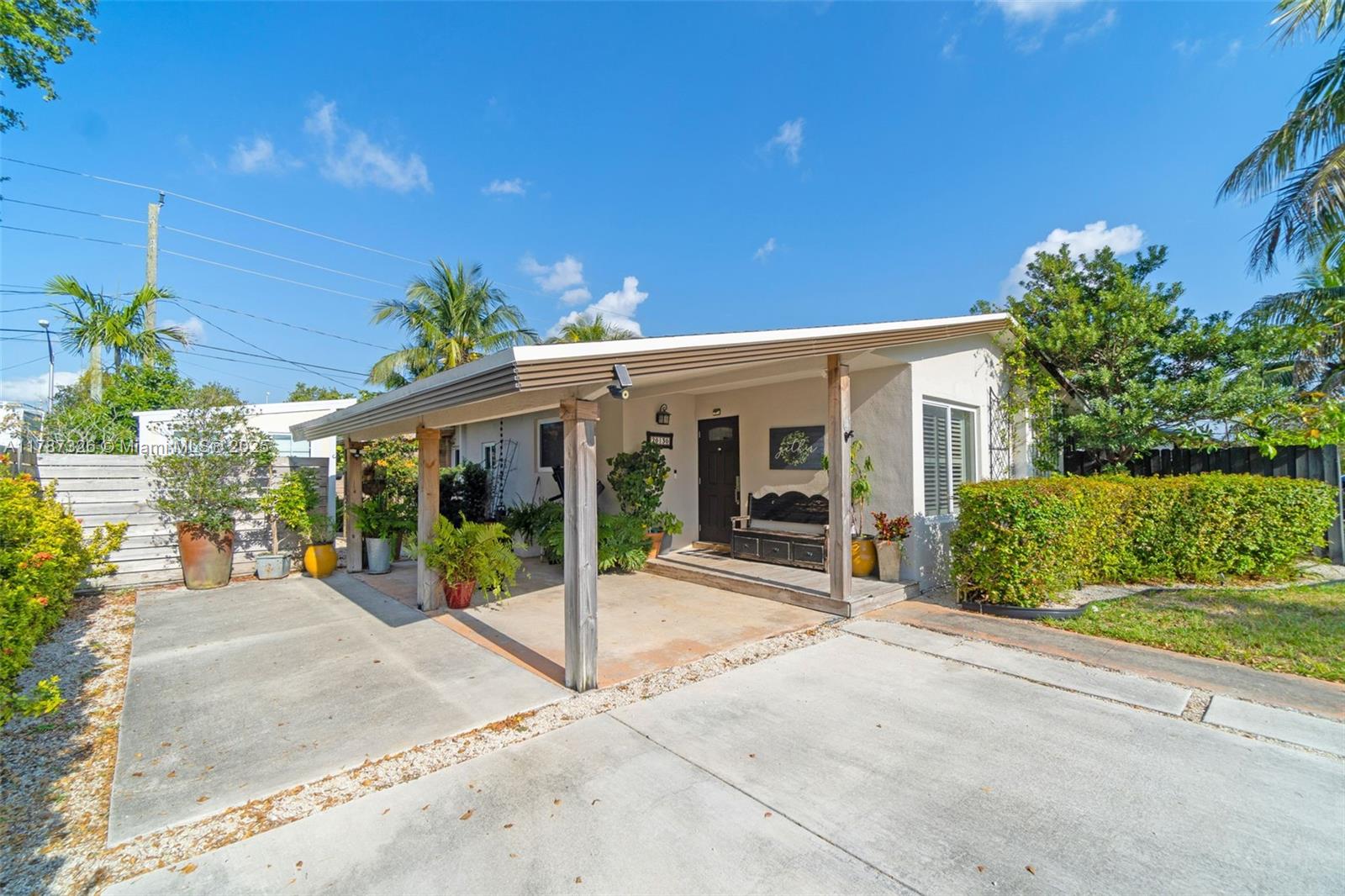 Paradise in heart of cutler bay! fully renovated 3/2 pool house, no homeowner association, less than 2 minutes from Florida Turnpike, 5 minutes from Southland mall, Publix at 7 minutes, impact windows, AC 2019, Roof 2019, luxury Blinds, covered patio, 4 parking spots.