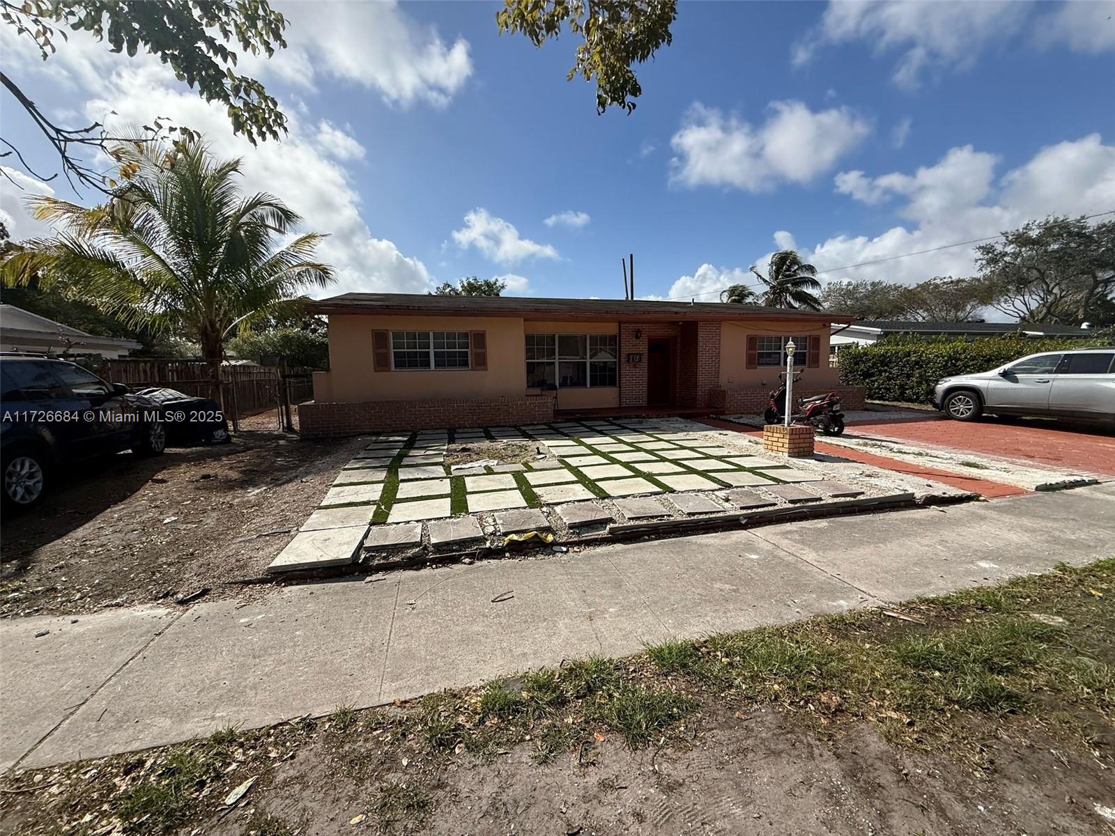 WINDWARD MANOR NO 2 - Residential