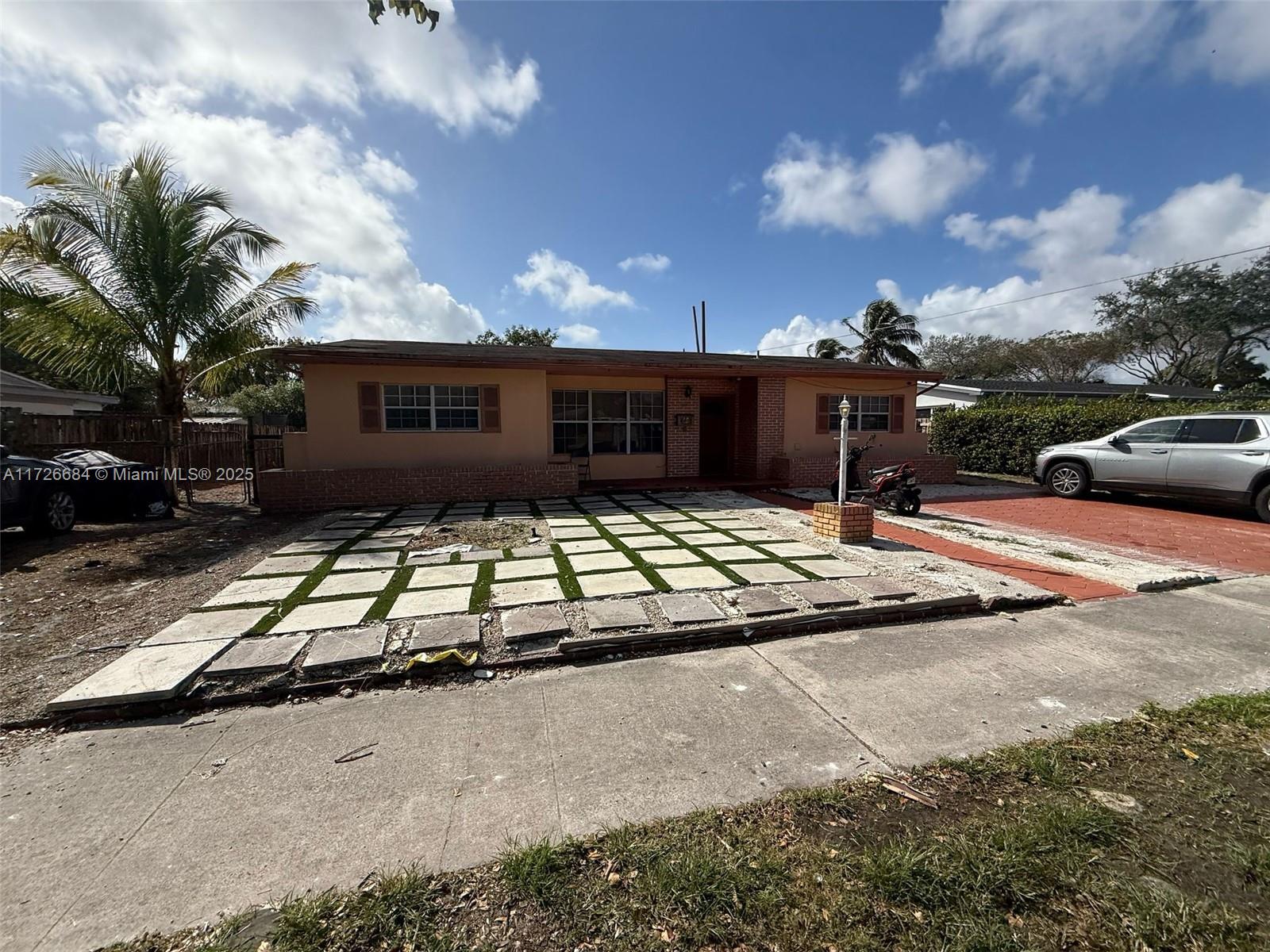 WINDWARD MANOR NO 2 - Residential