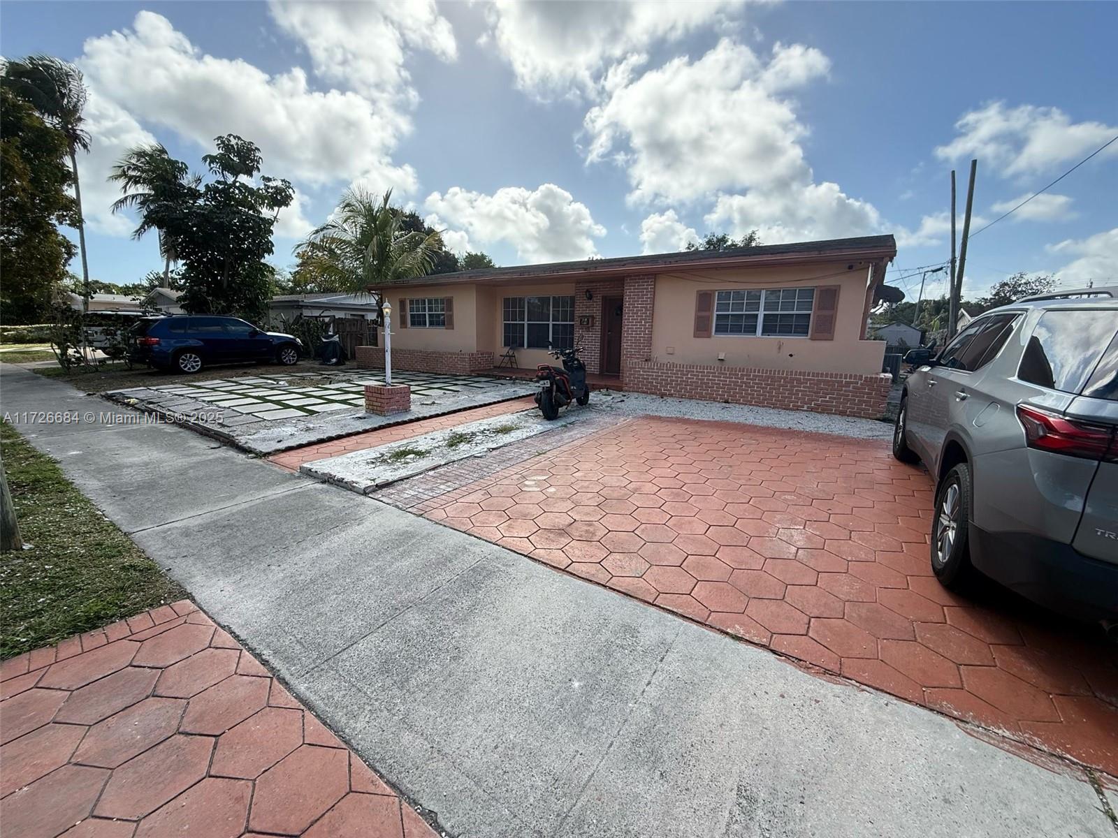 WINDWARD MANOR NO 2 - Residential
