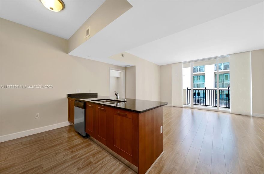 Beautiful 2 Bed/2 Bath. Apartment located blocks away from the University of Miami, Downtown Gables and steppes away from Shops at Merrick Park, Restaurants, supermarkets and the Miami metro rail. This amazing apartment offers 1 parking space, 24 hr. Security, pool and fitness center. It is centrally located with easy access to all you need.