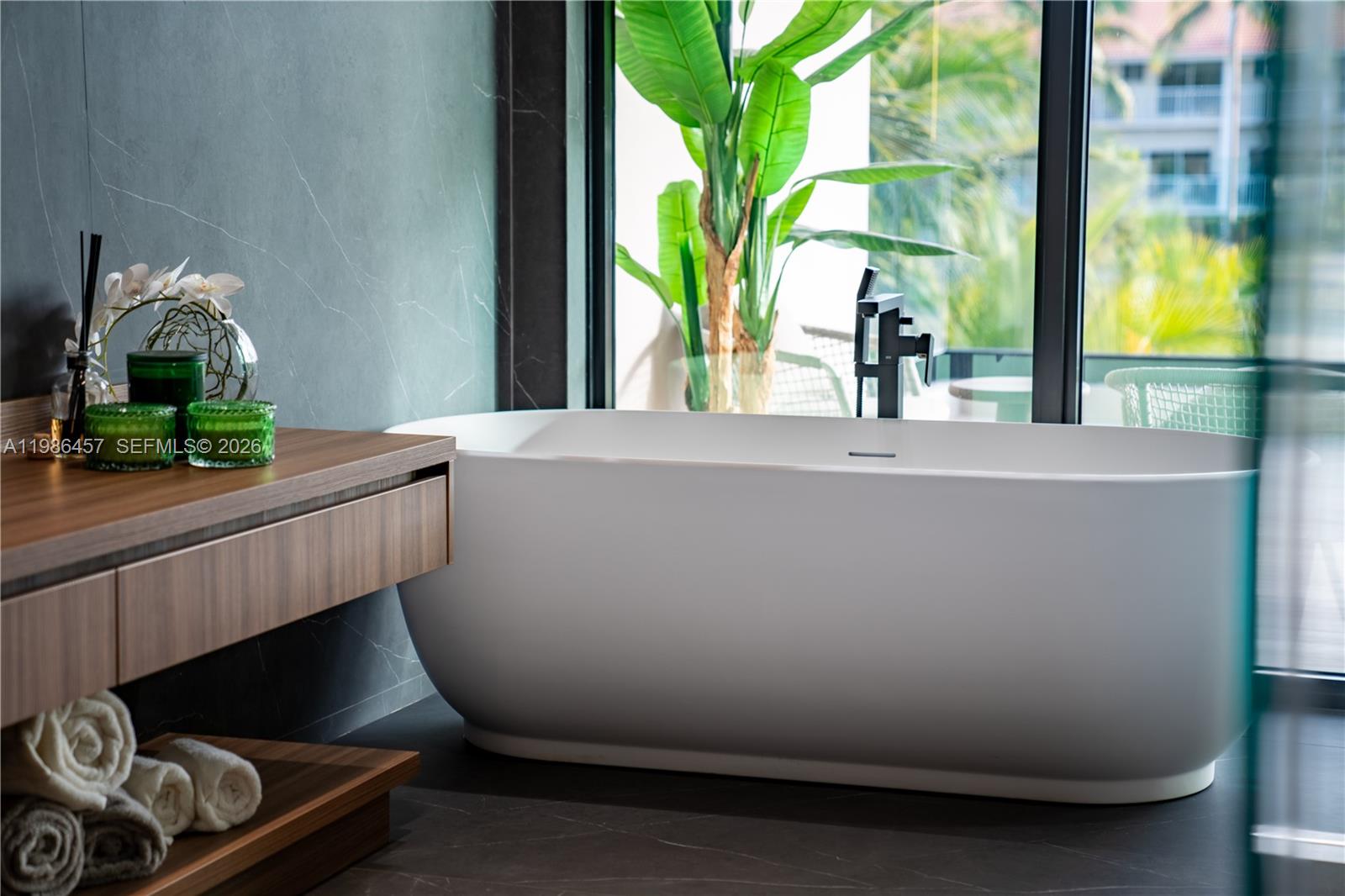 GOLDEN ISLES ESTATES - Residential Lease