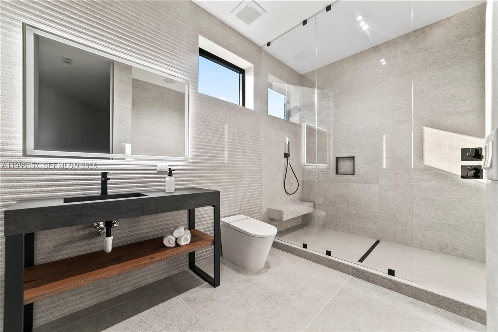 GOLDEN ISLES ESTATES - Residential Lease