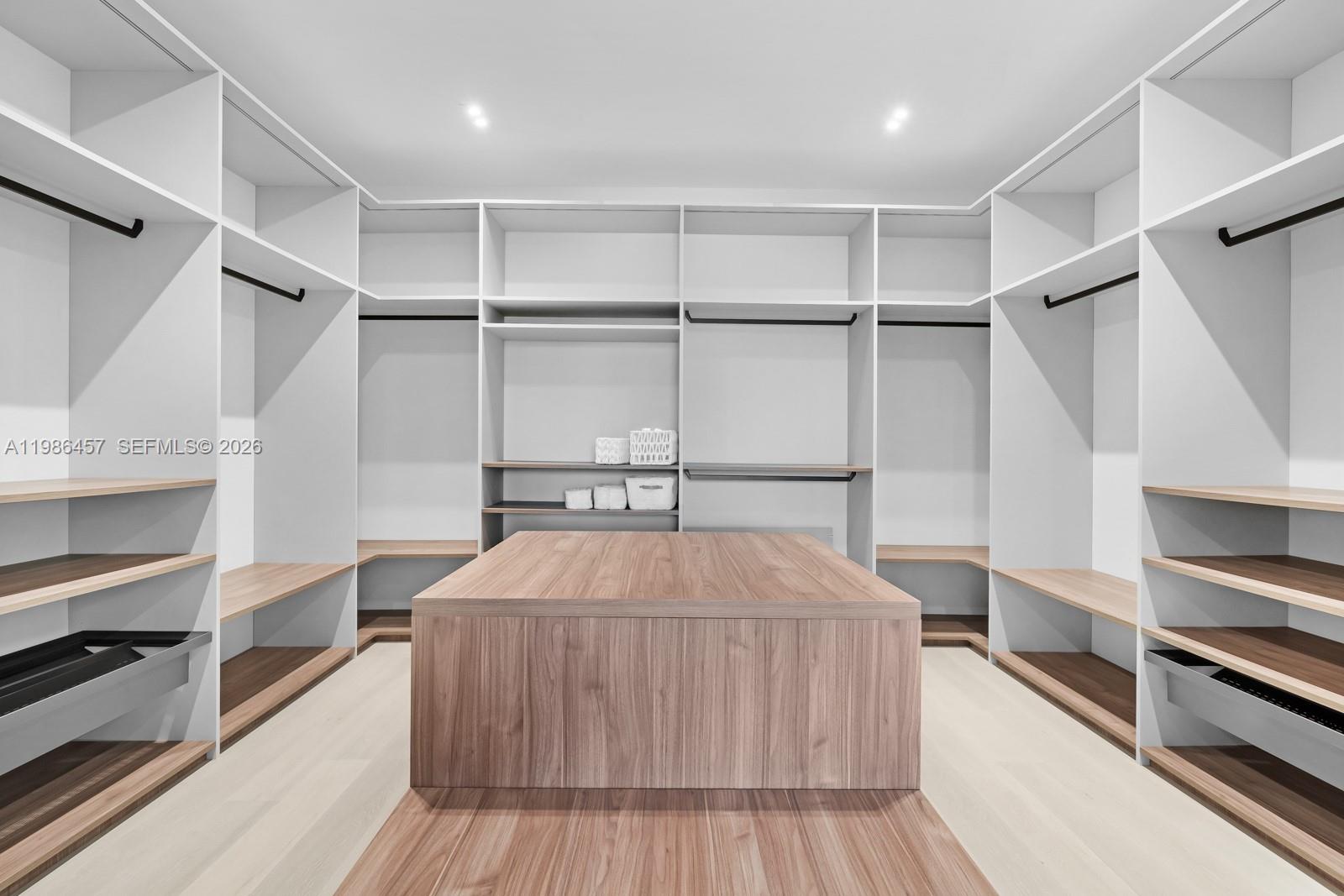 GOLDEN ISLES ESTATES - Residential Lease