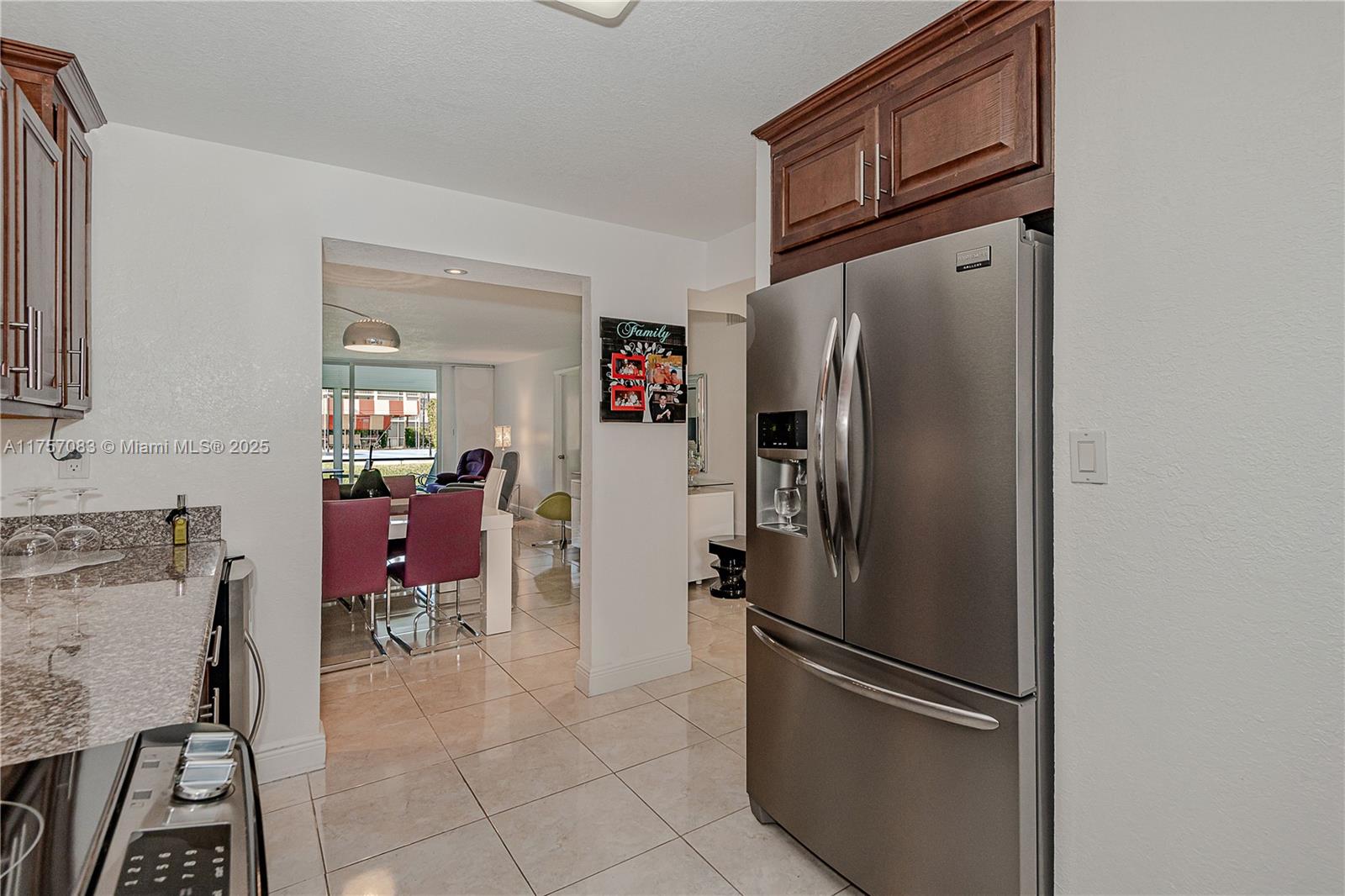 HOLLYBROOK GOLF & TENNIS - Residential
