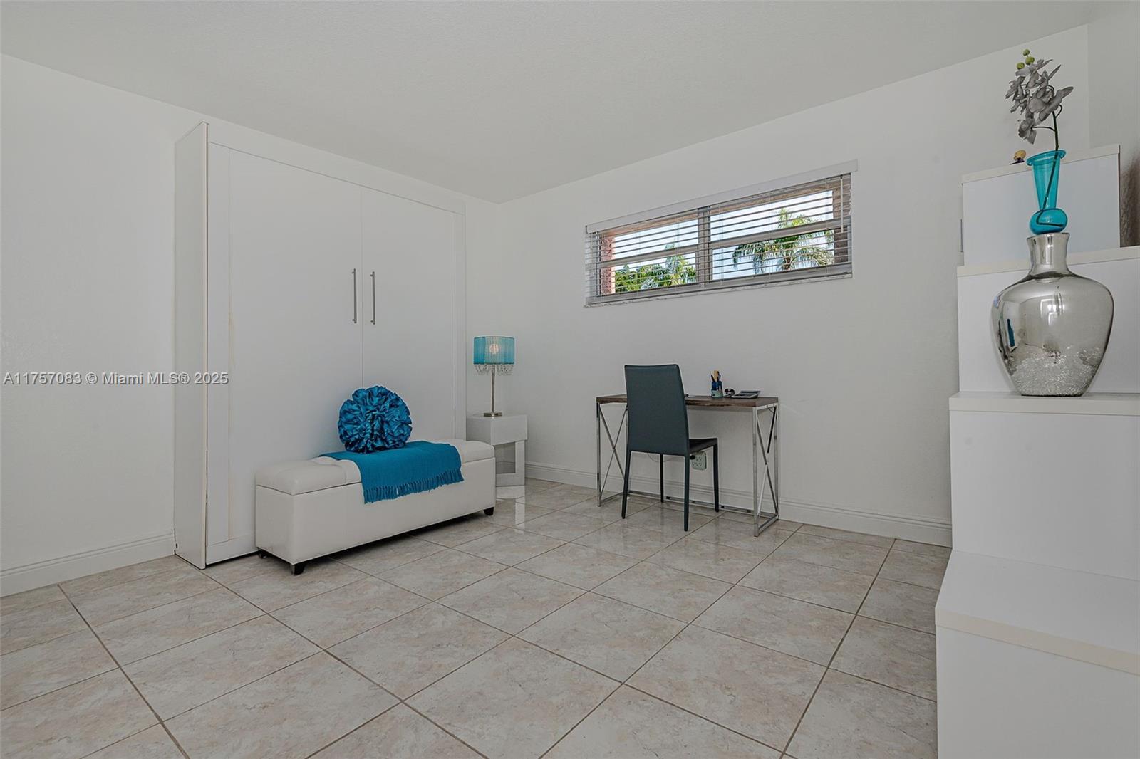 HOLLYBROOK GOLF & TENNIS - Residential