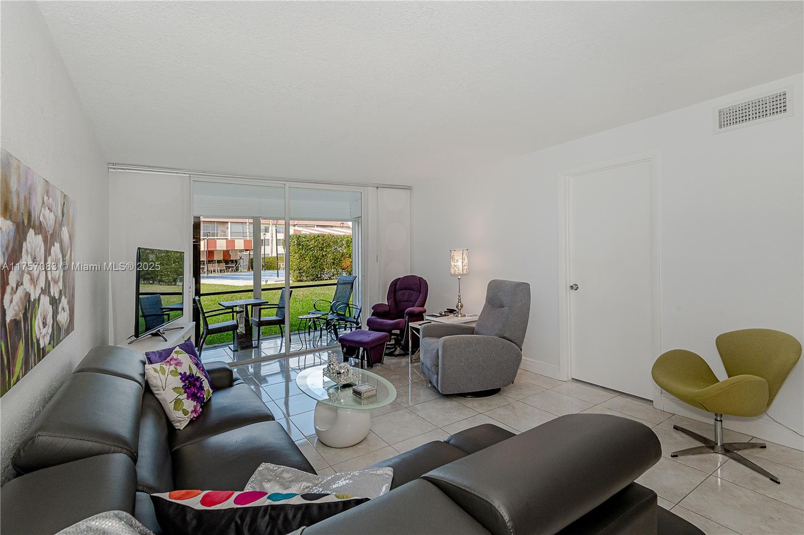HOLLYBROOK GOLF & TENNIS - Residential