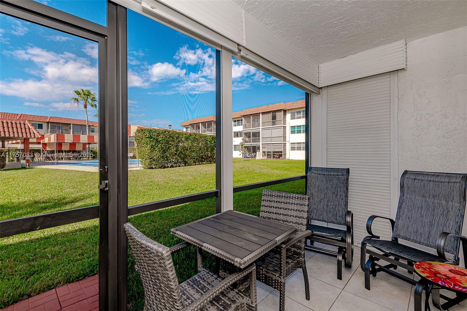 HOLLYBROOK GOLF & TENNIS - Residential
