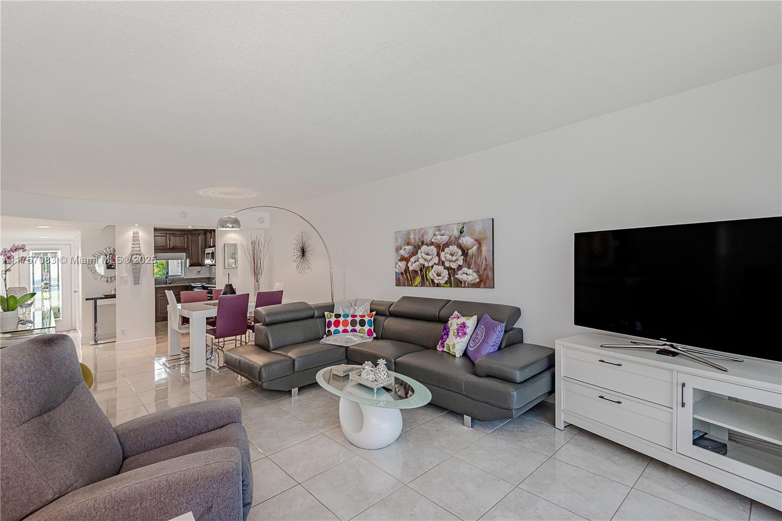 HOLLYBROOK GOLF & TENNIS - Residential
