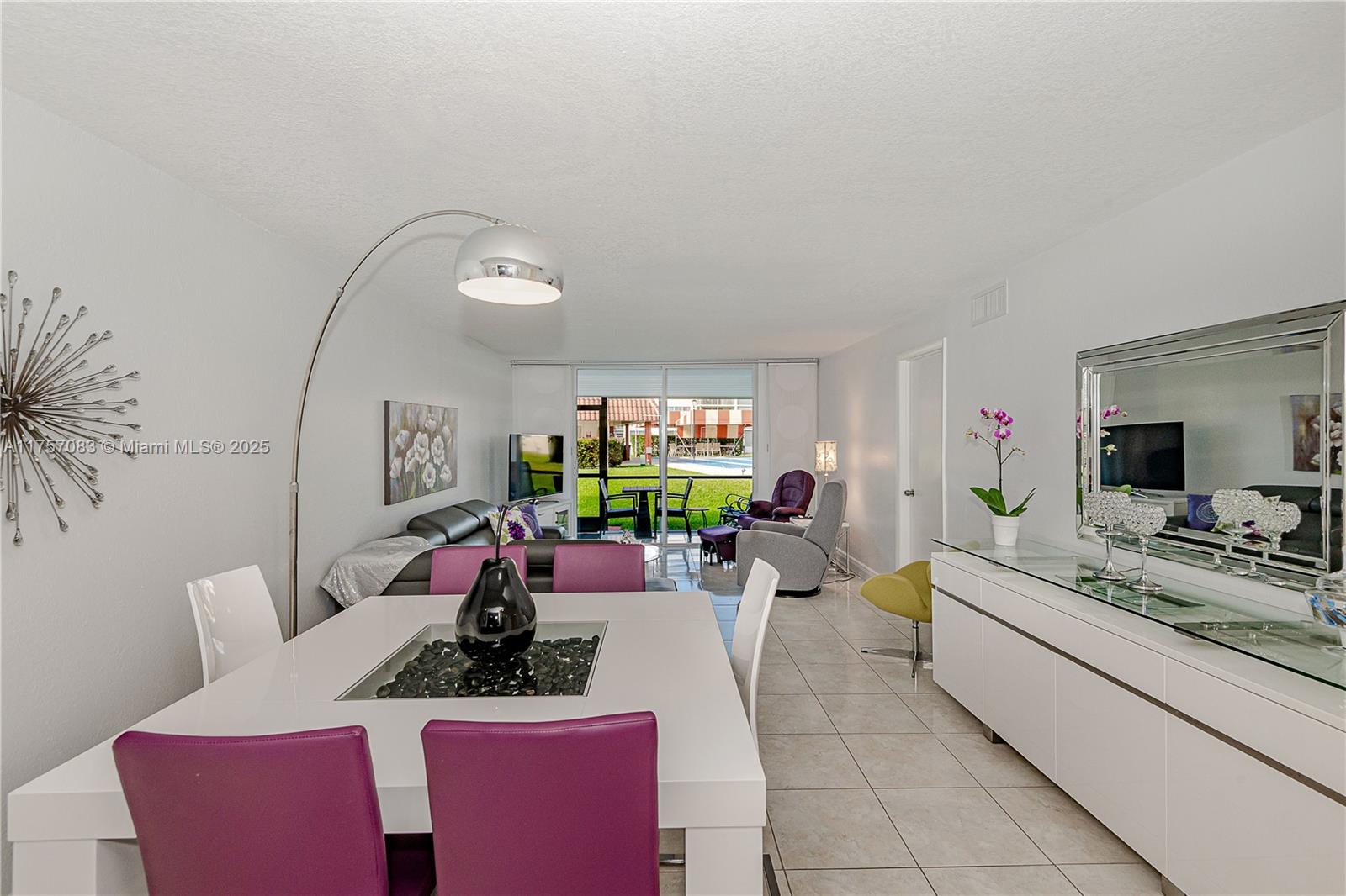 HOLLYBROOK GOLF & TENNIS - Residential
