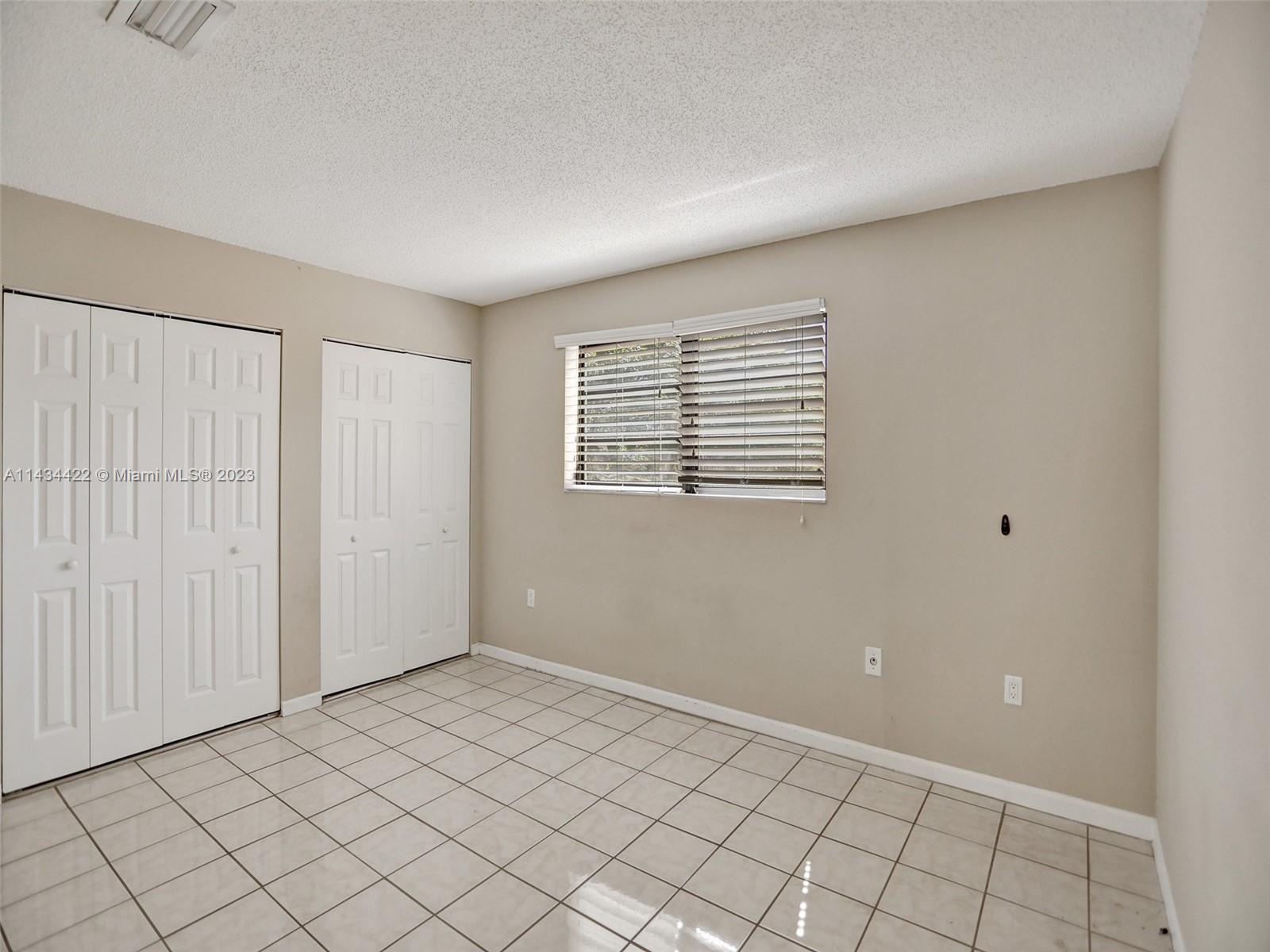 TWIN HOMES VILLAGE I COND - Residential Lease