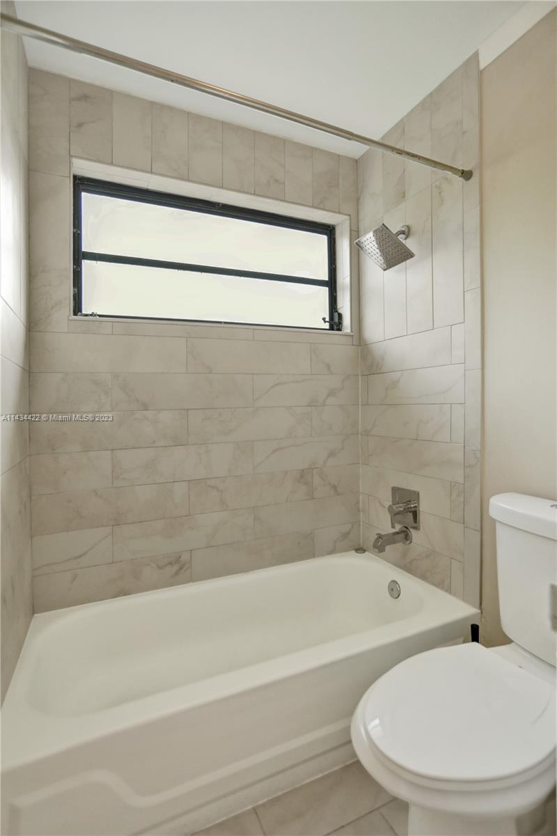 TWIN HOMES VILLAGE I COND - Residential Lease