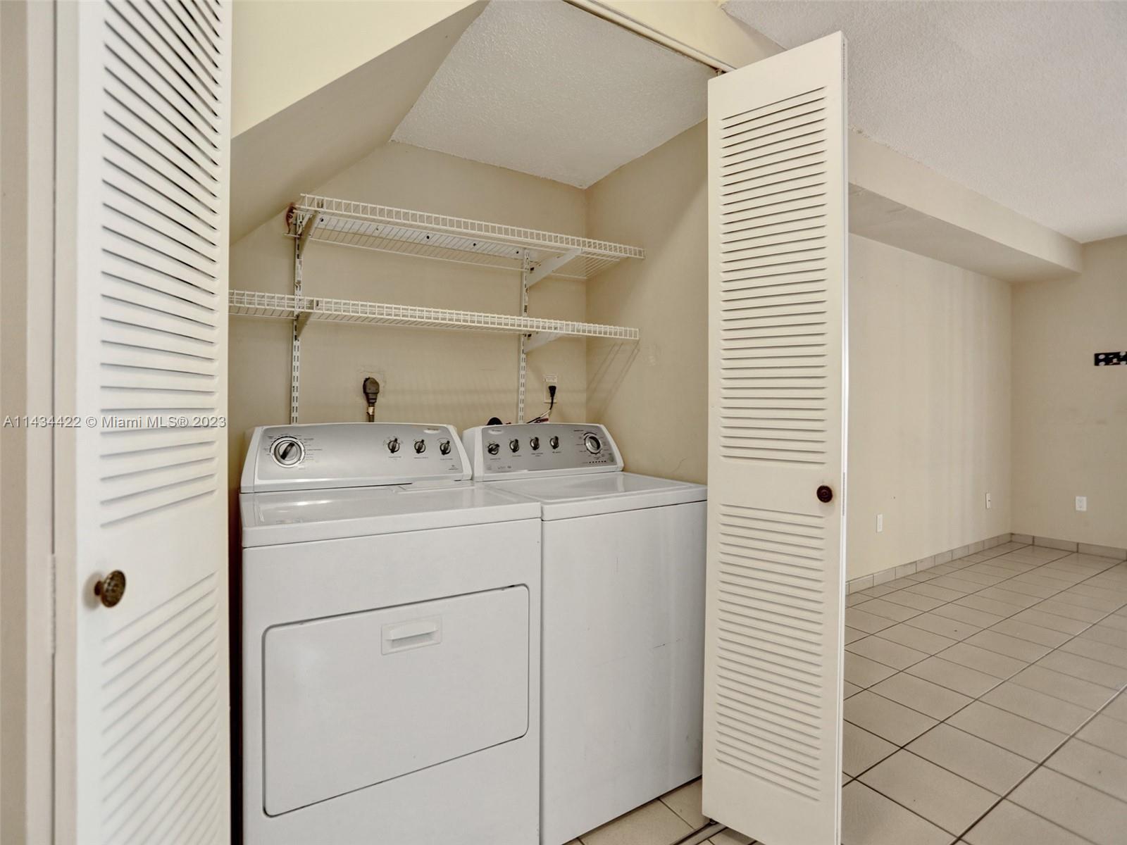 TWIN HOMES VILLAGE I COND - Residential Lease