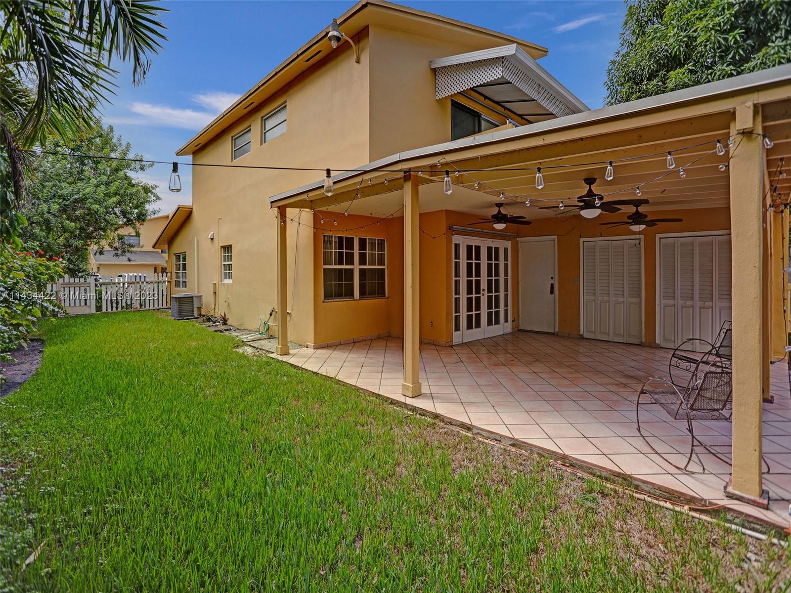 TWIN HOMES VILLAGE I COND - Residential Lease