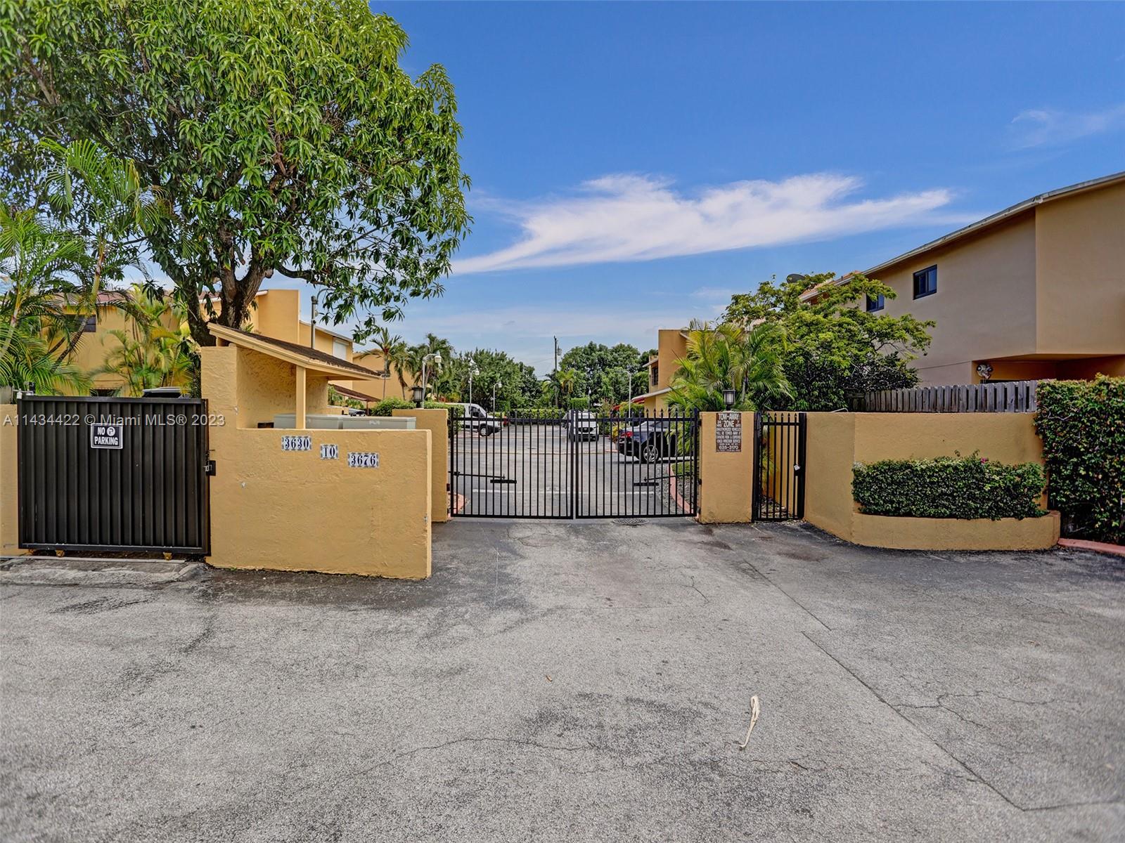 TWIN HOMES VILLAGE I COND - Residential Lease